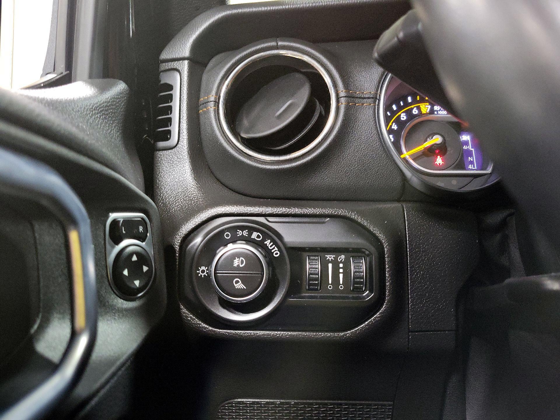 Thumbnail: 2021 Jeep Gladiator - 13