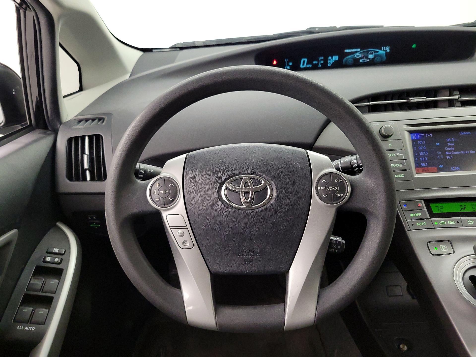 Thumbnail: 2015 Toyota Prius - 10