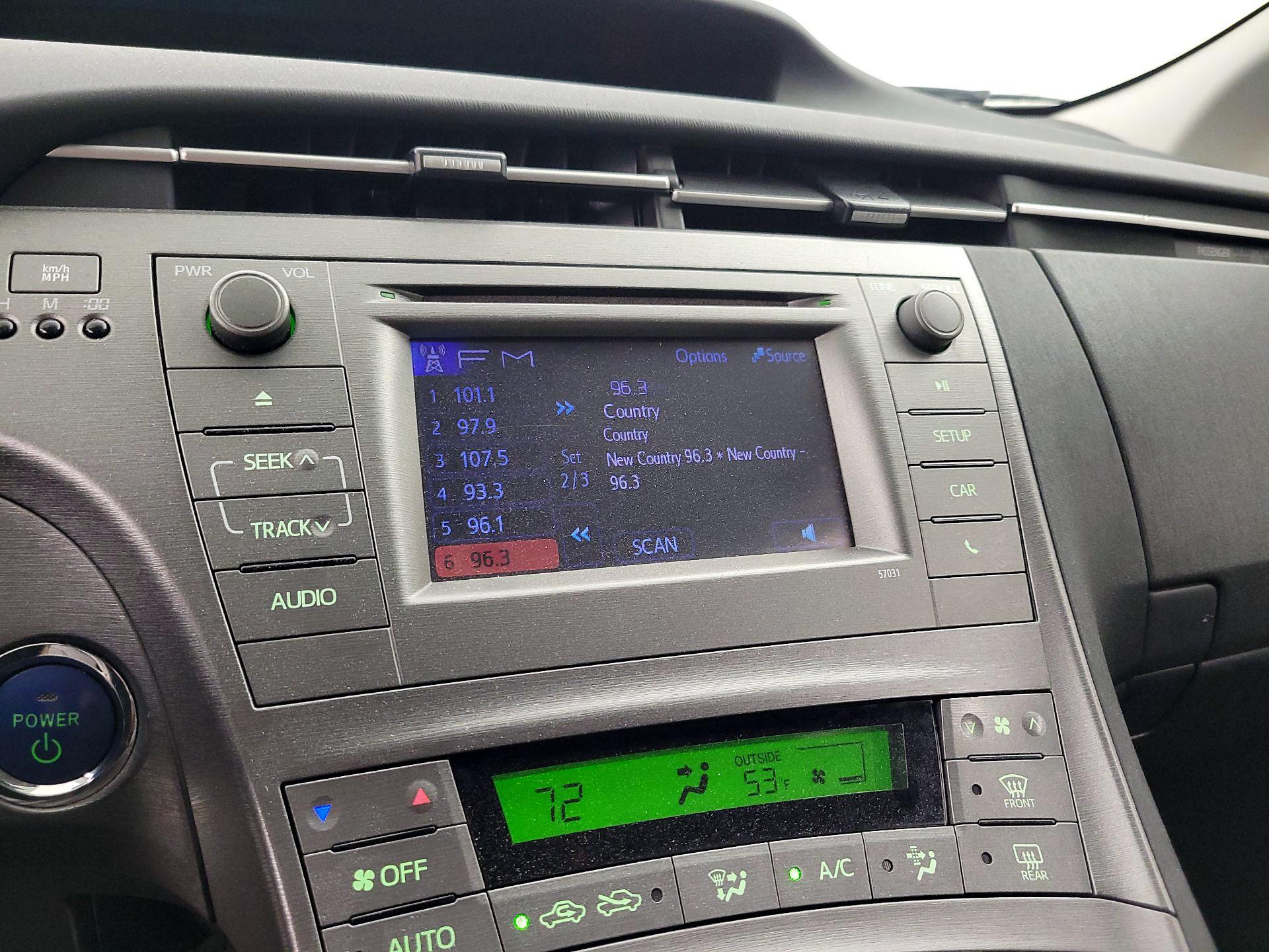 Thumbnail: 2015 Toyota Prius - 15