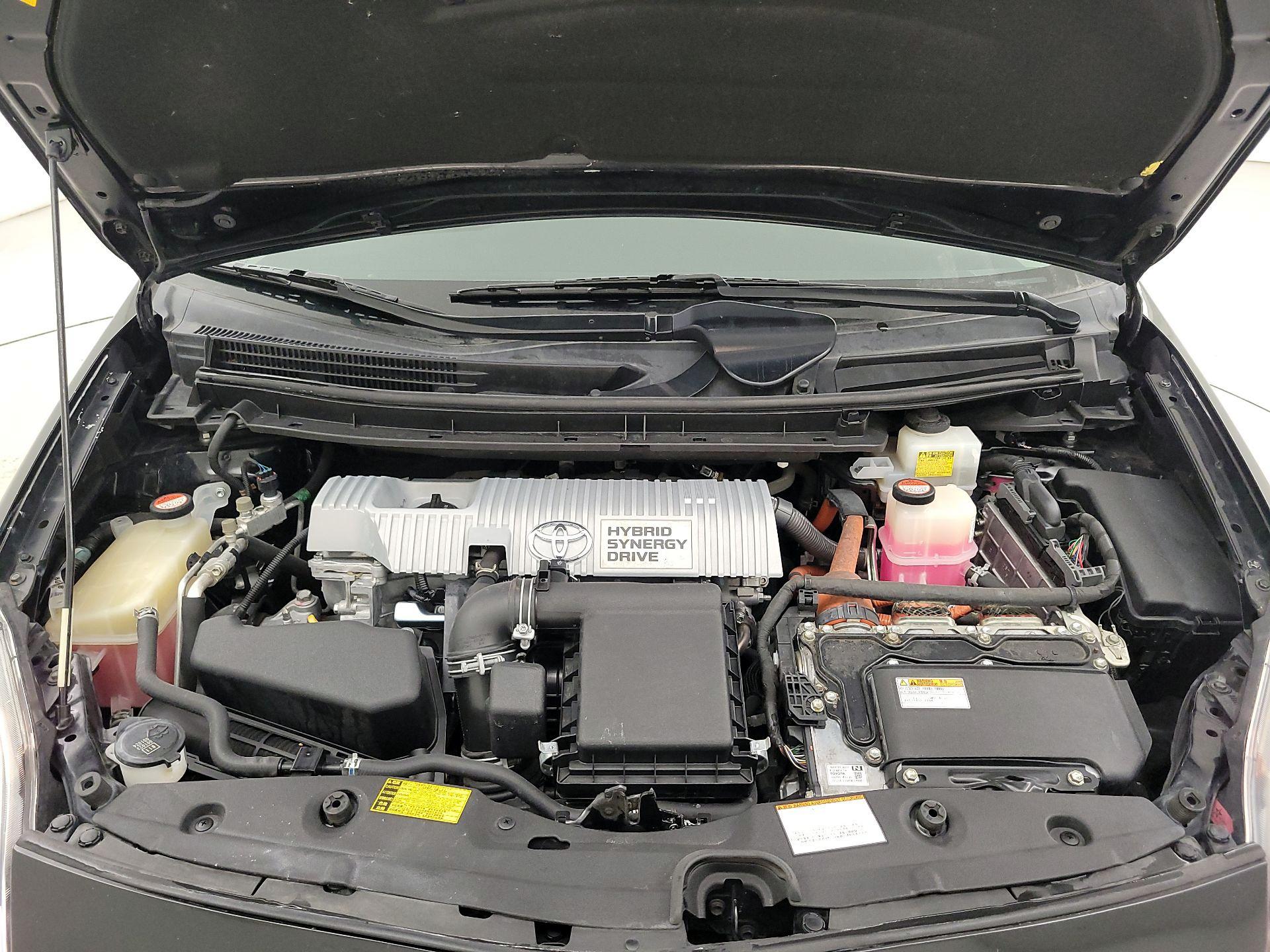 Thumbnail: 2015 Toyota Prius - 20