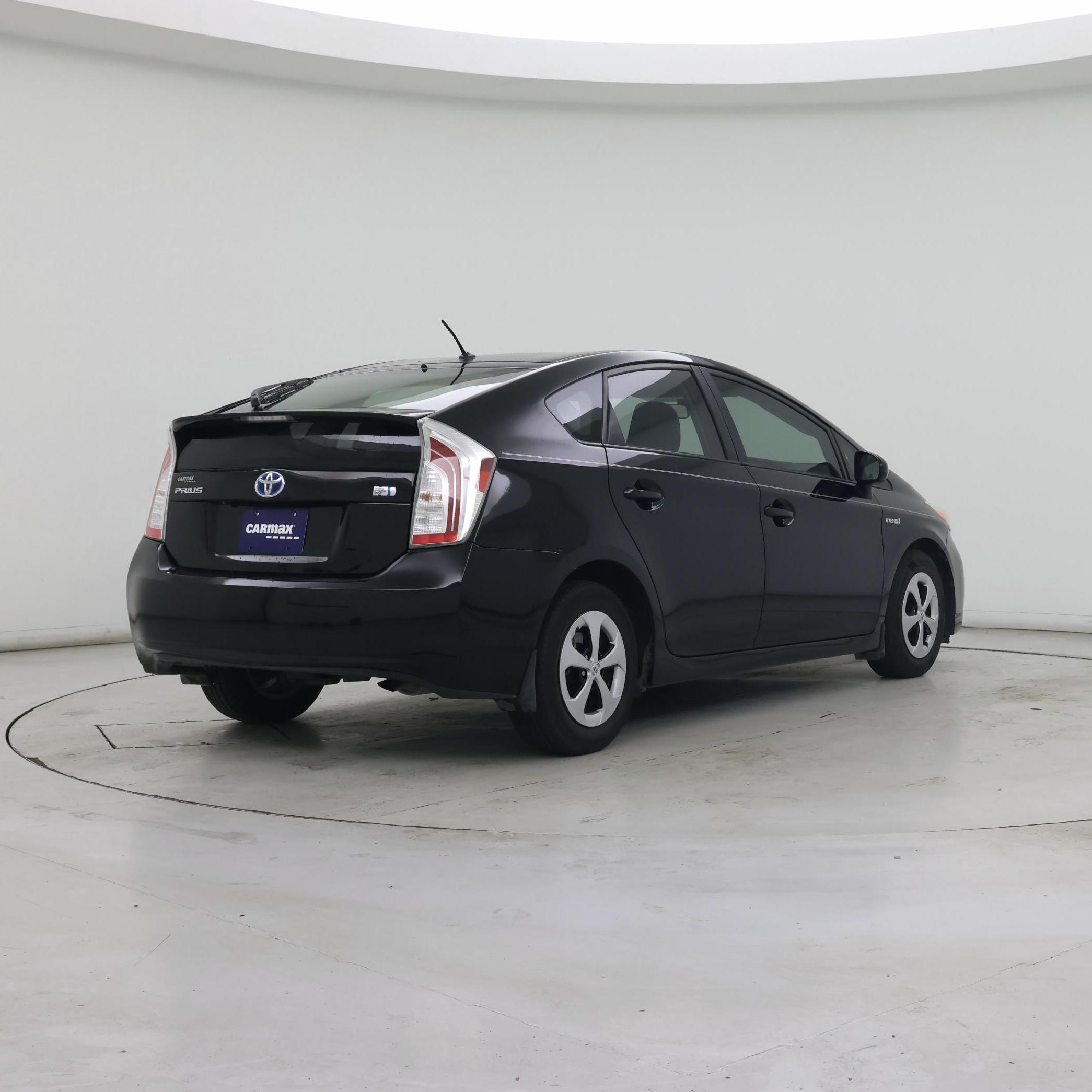 Thumbnail: 2015 Toyota Prius - 8