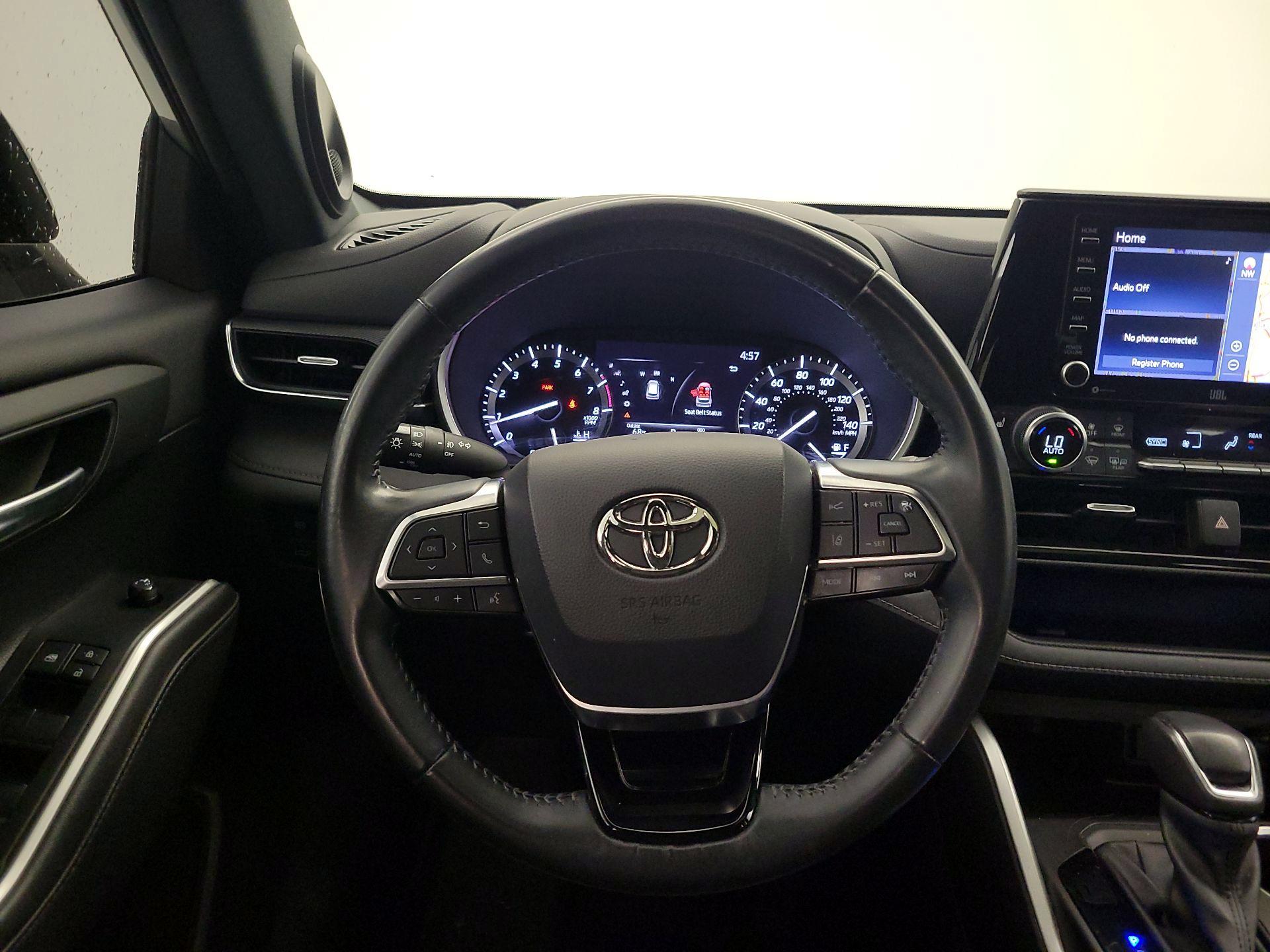 Thumbnail: 2021 Toyota Highlander - 10