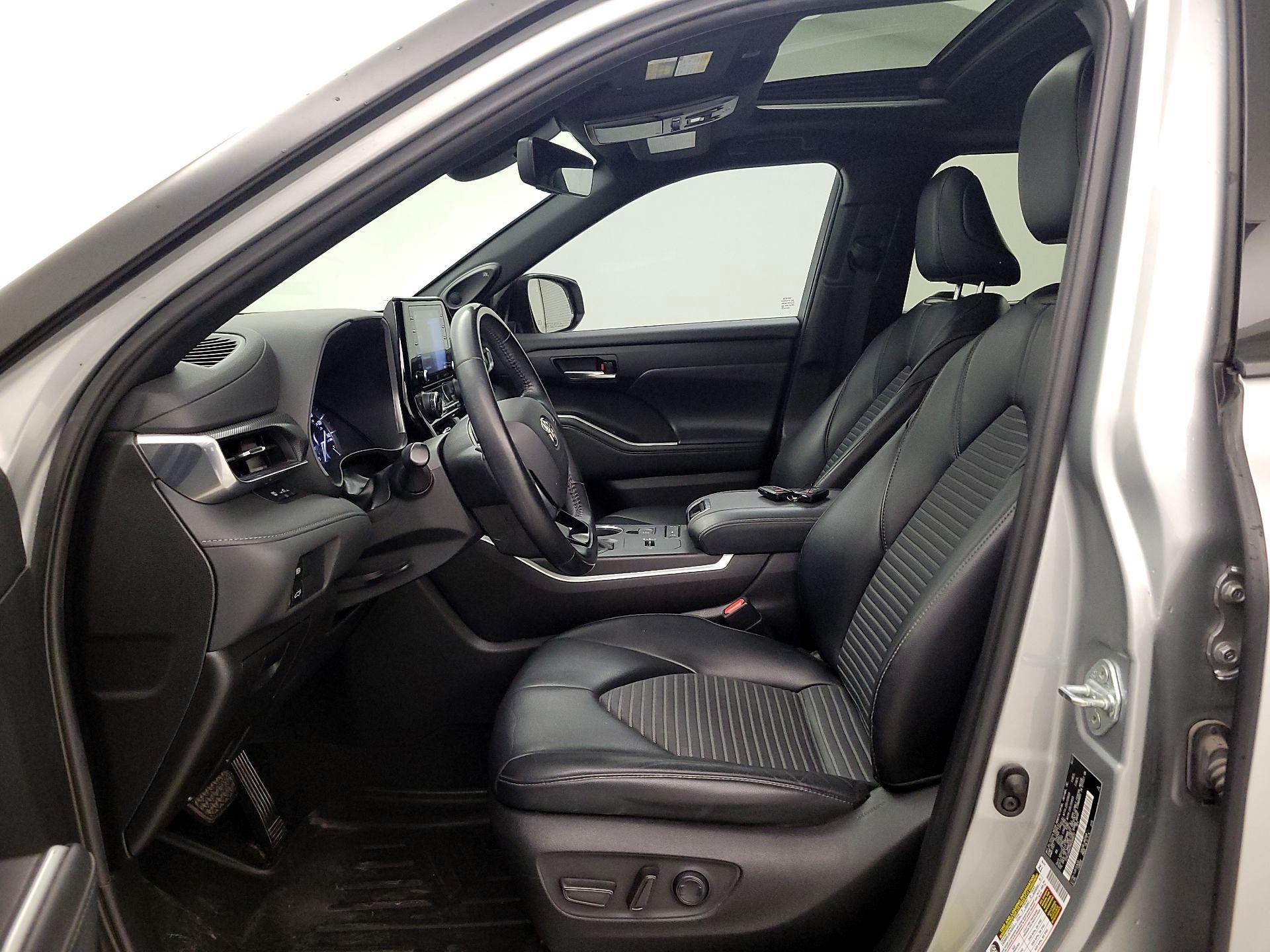 Thumbnail: 2021 Toyota Highlander - 11