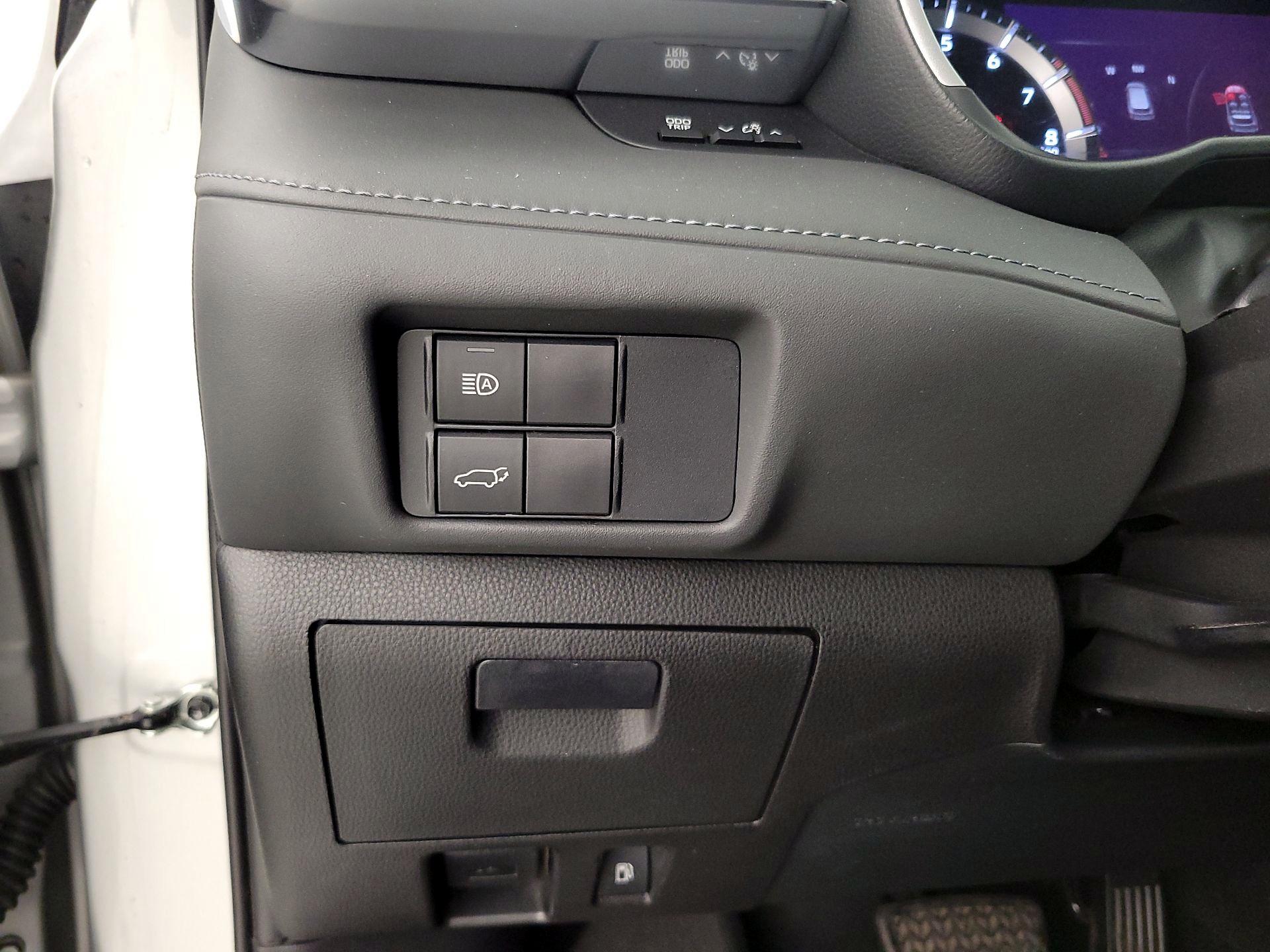 Thumbnail: 2021 Toyota Highlander - 13