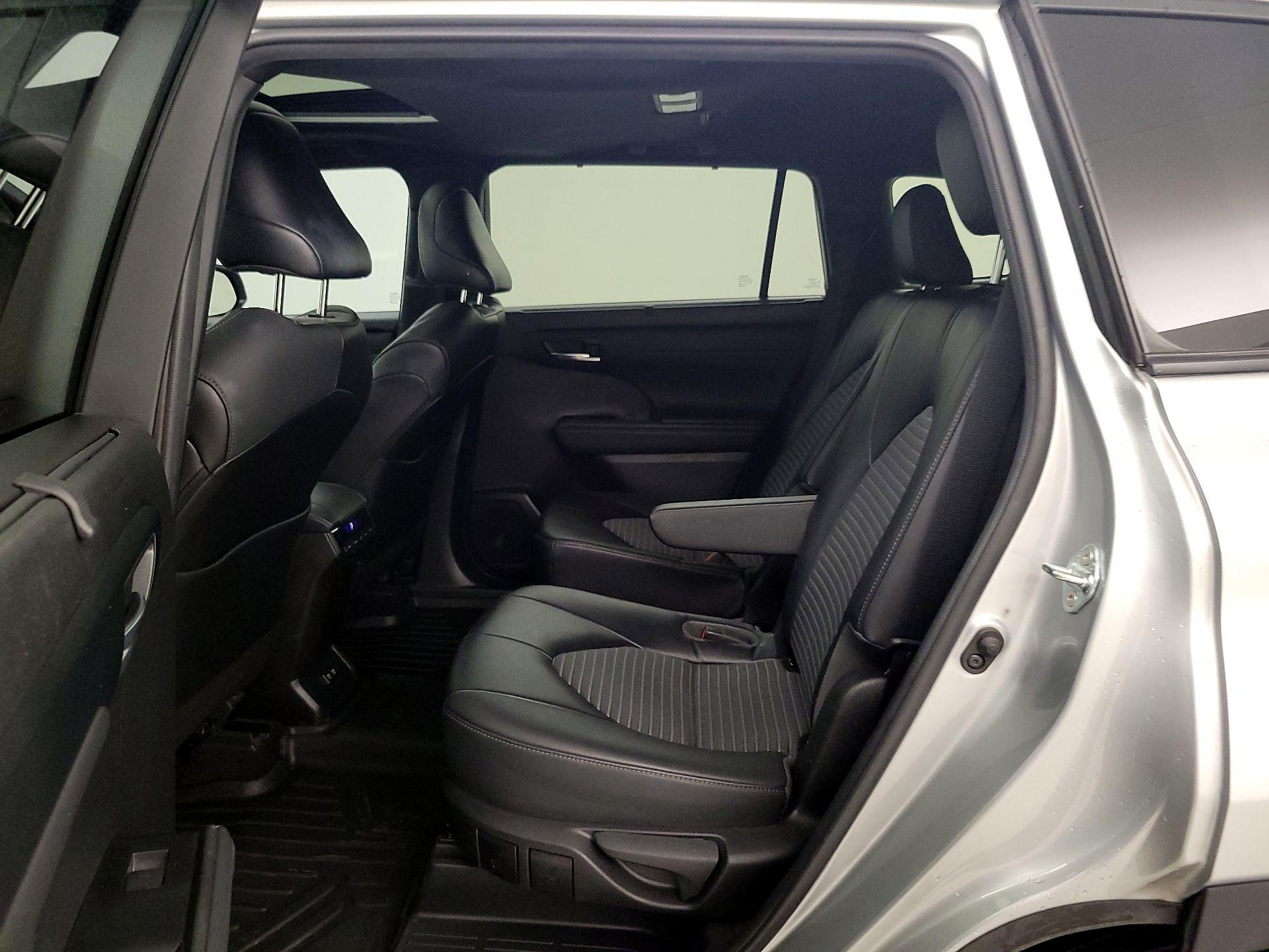 Thumbnail: 2021 Toyota Highlander - 19