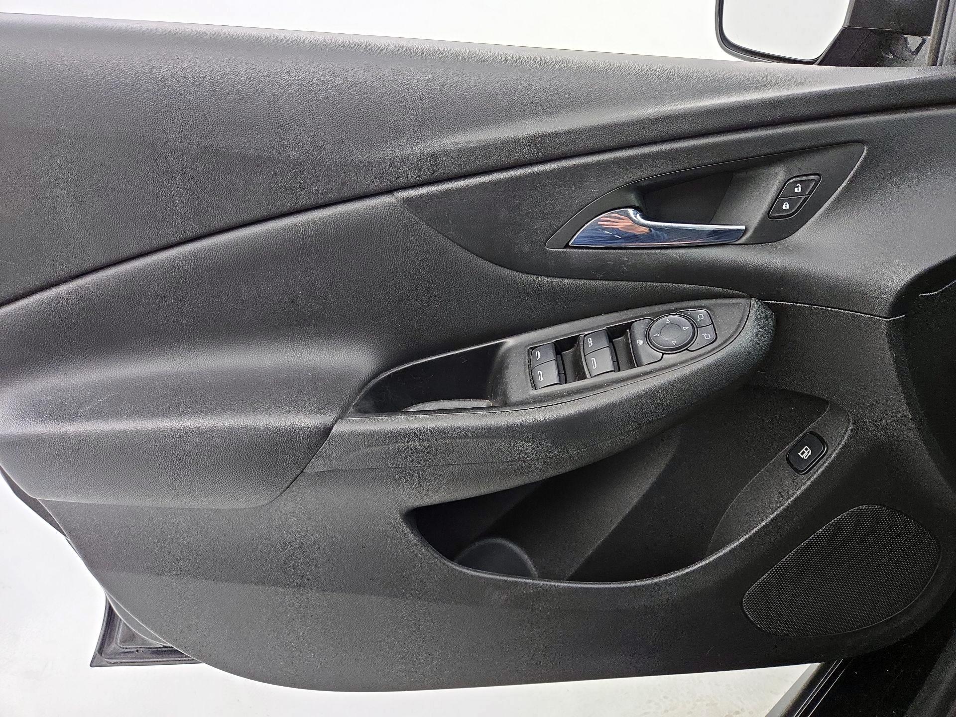 Thumbnail: 2017 Chevrolet Volt - 12