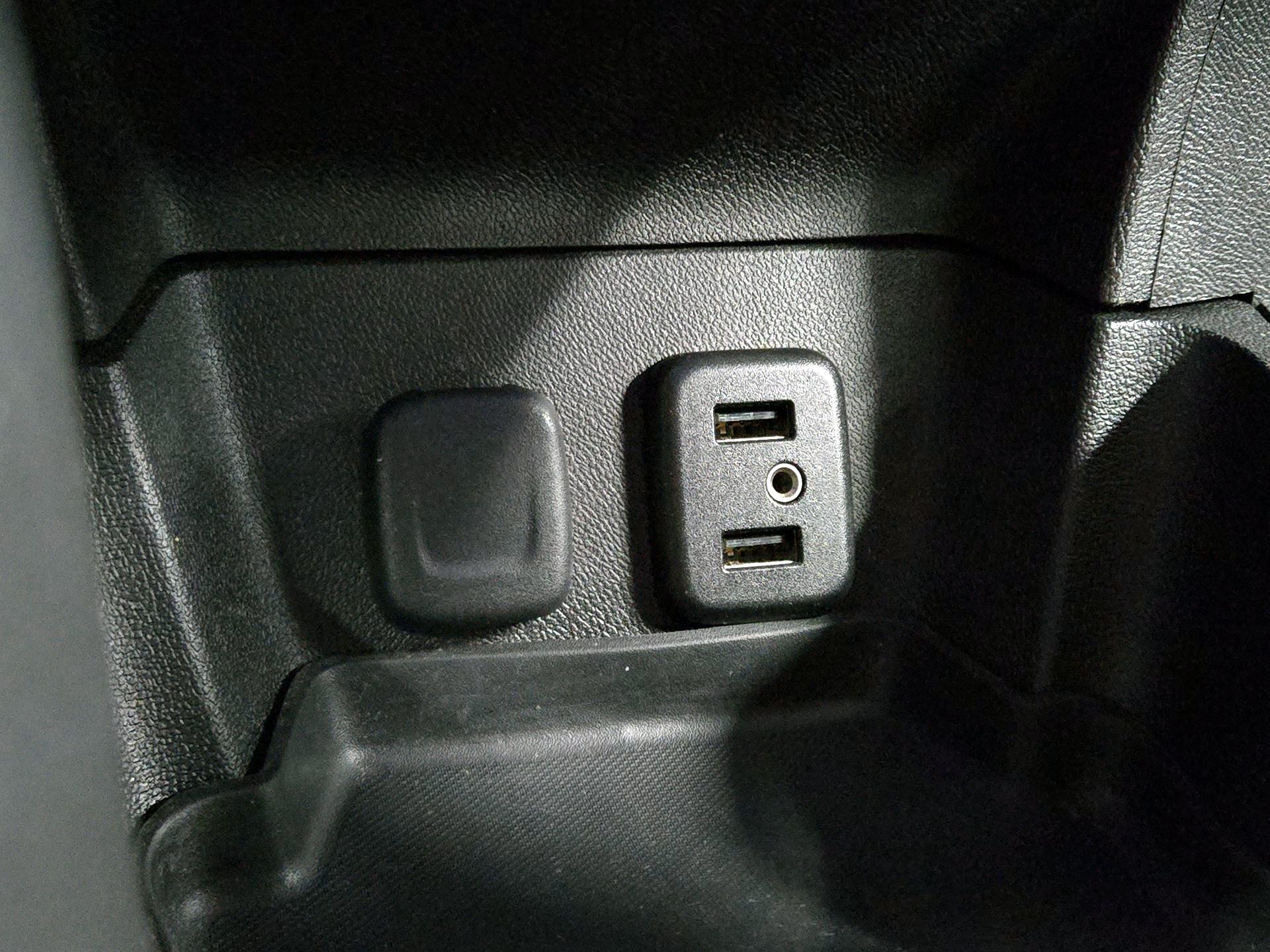 Thumbnail: 2017 Chevrolet Volt - 17