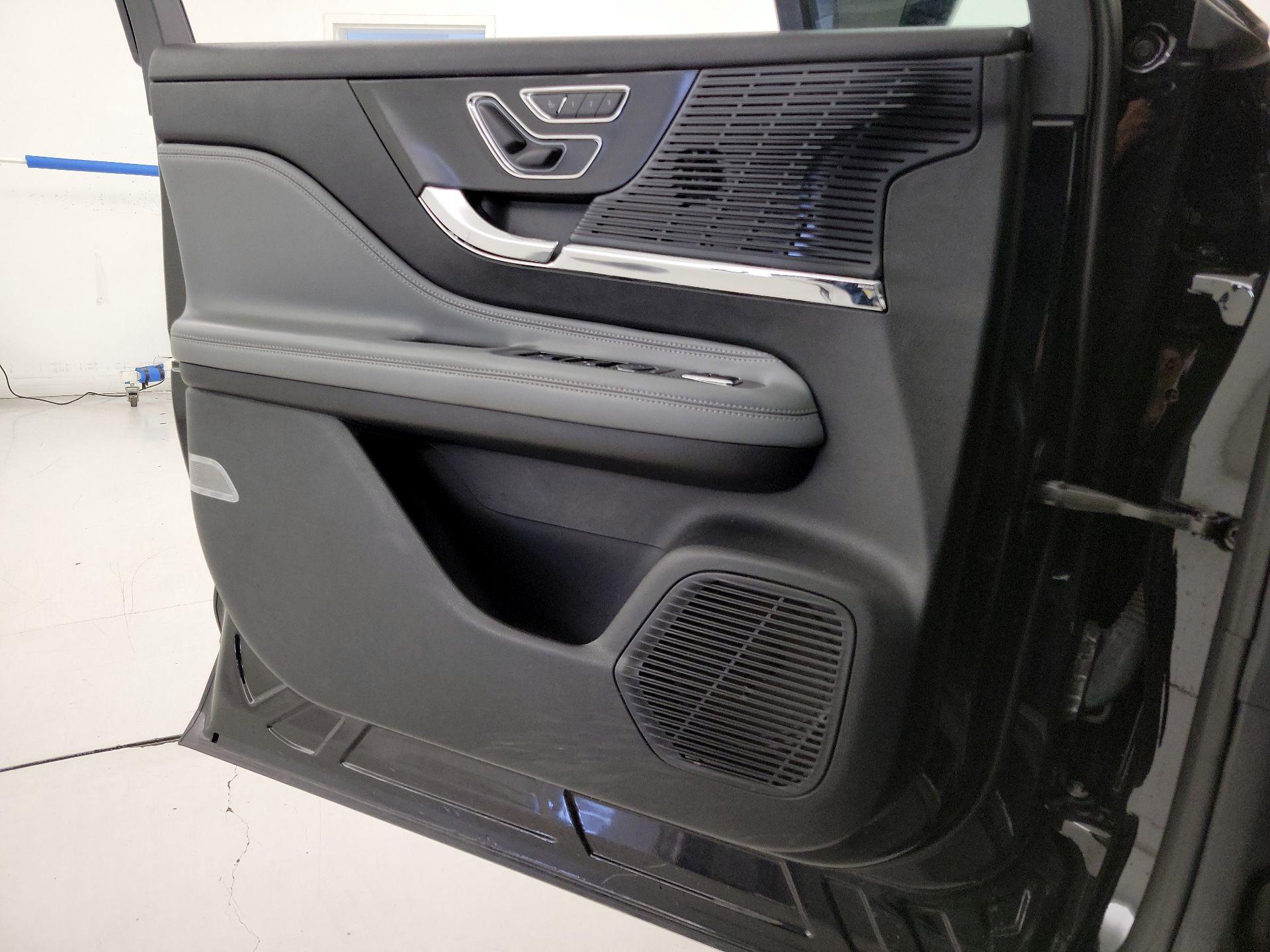 Thumbnail: 2022 Lincoln Corsair - 12