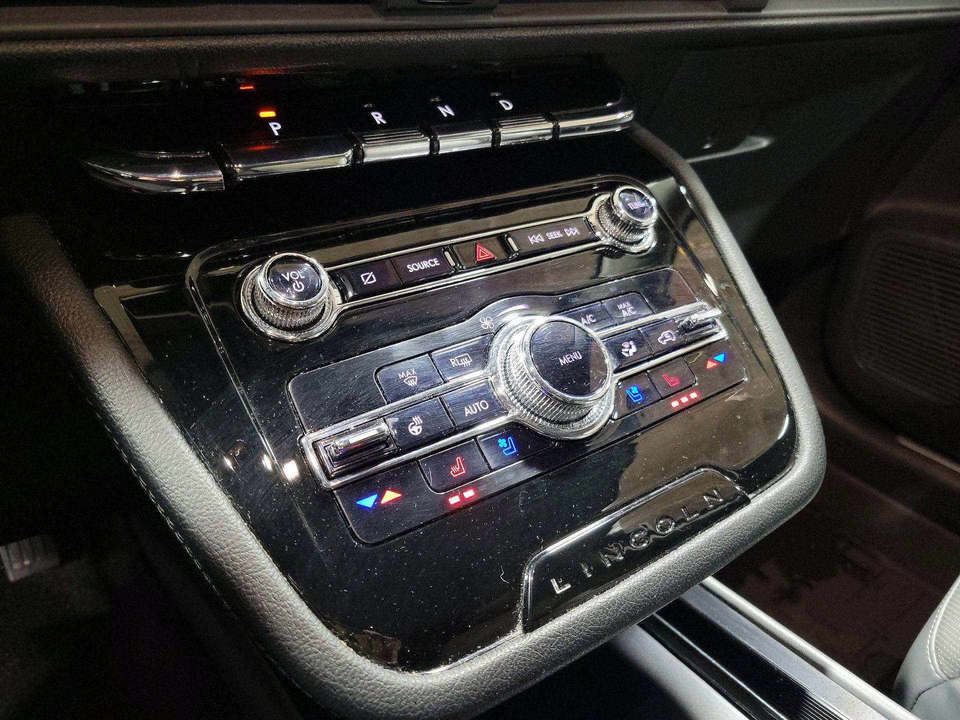 Thumbnail: 2022 Lincoln Corsair - 16