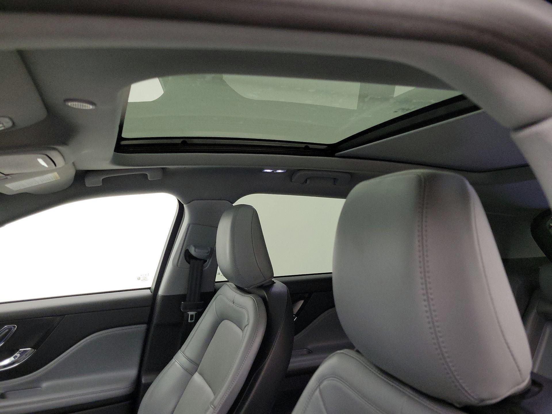 Thumbnail: 2022 Lincoln Corsair - 18