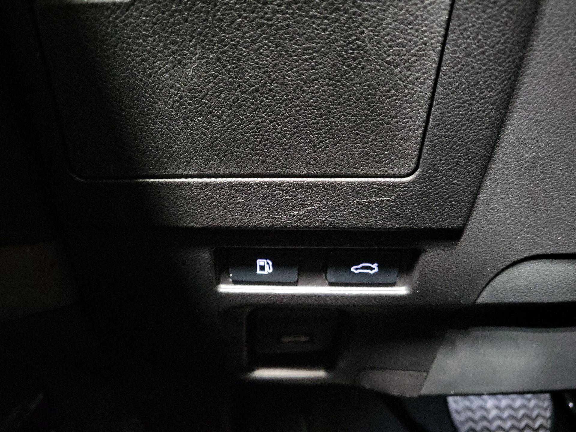 Thumbnail: 2023 Lexus ES - 13