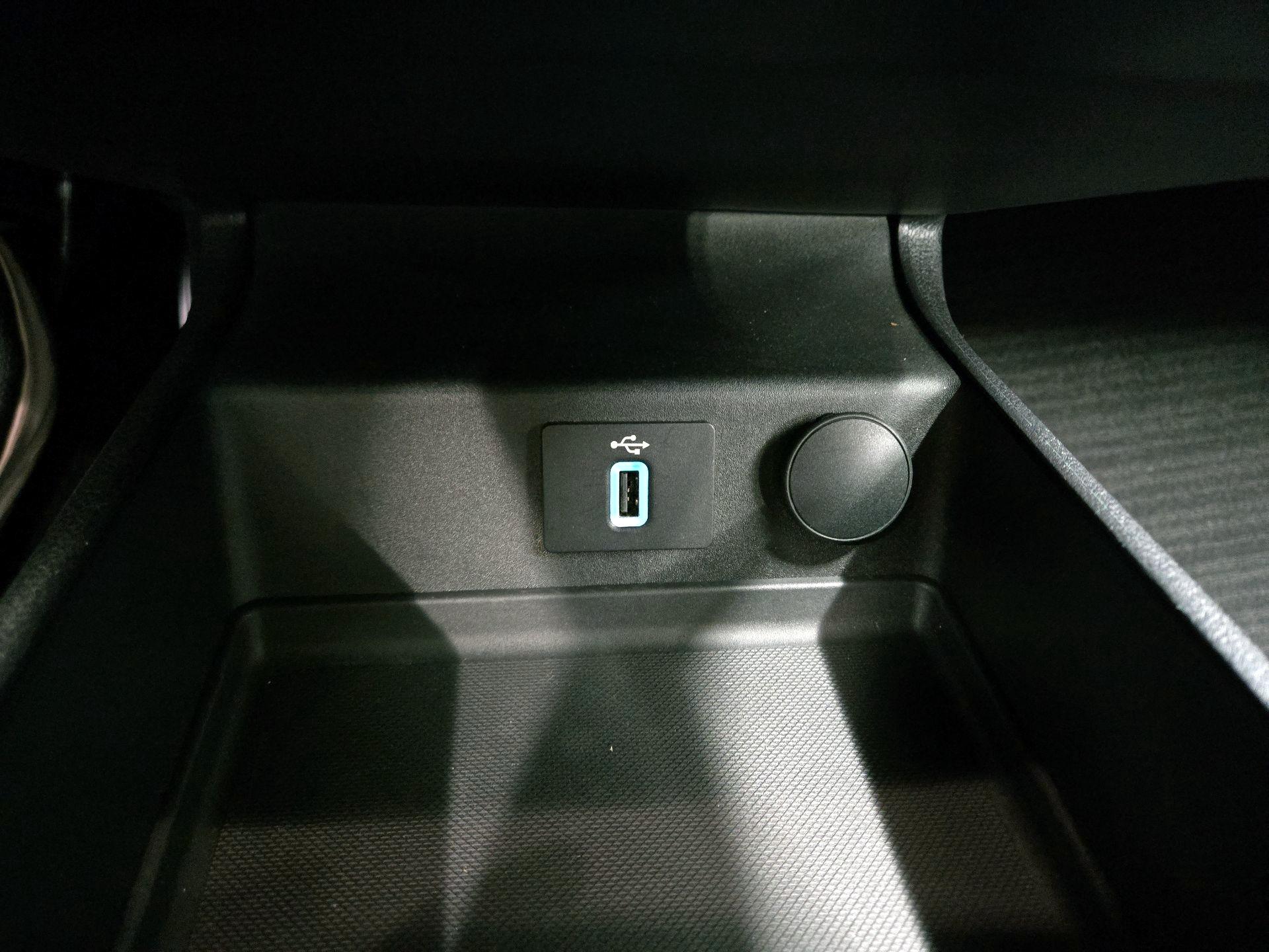 Thumbnail: 2018 Ford Fusion - 18