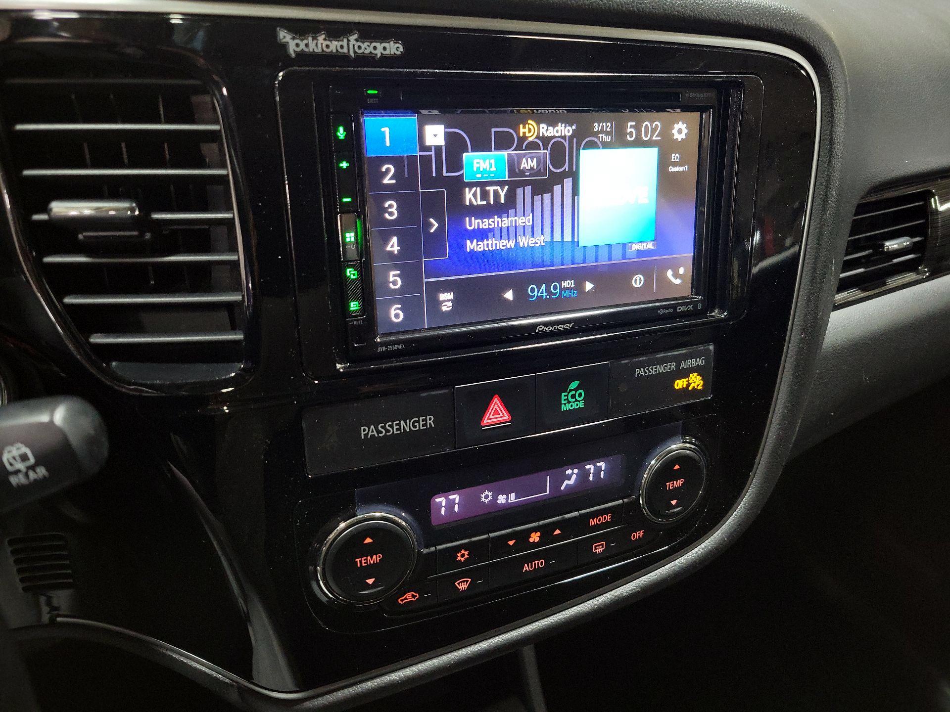 Thumbnail: 2016 Mitsubishi Outlander - 15