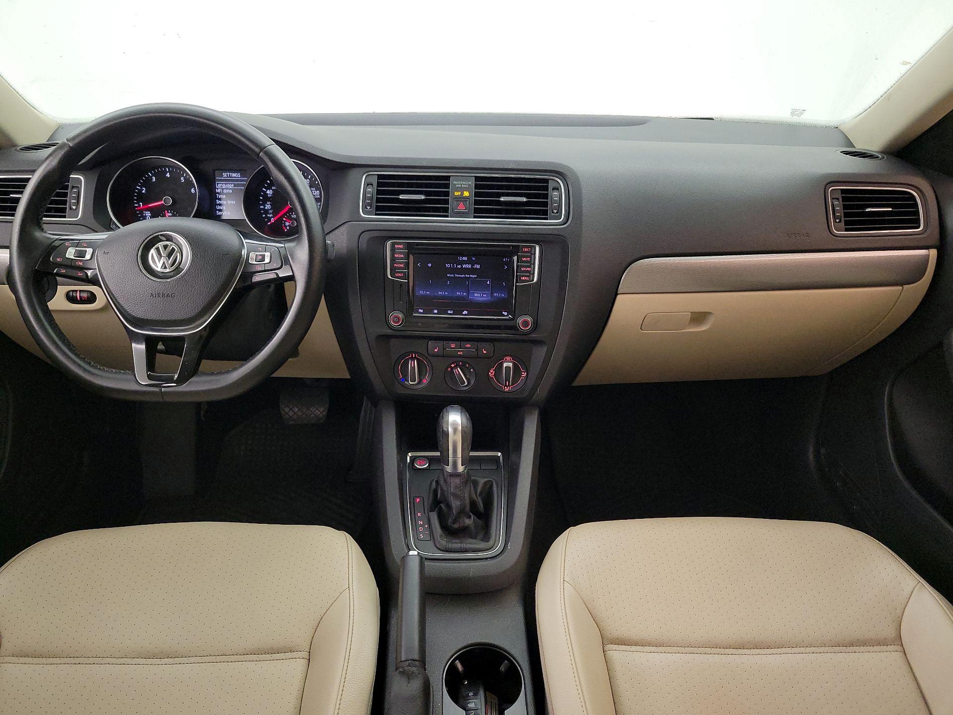 Thumbnail: 2017 Volkswagen Jetta - 9