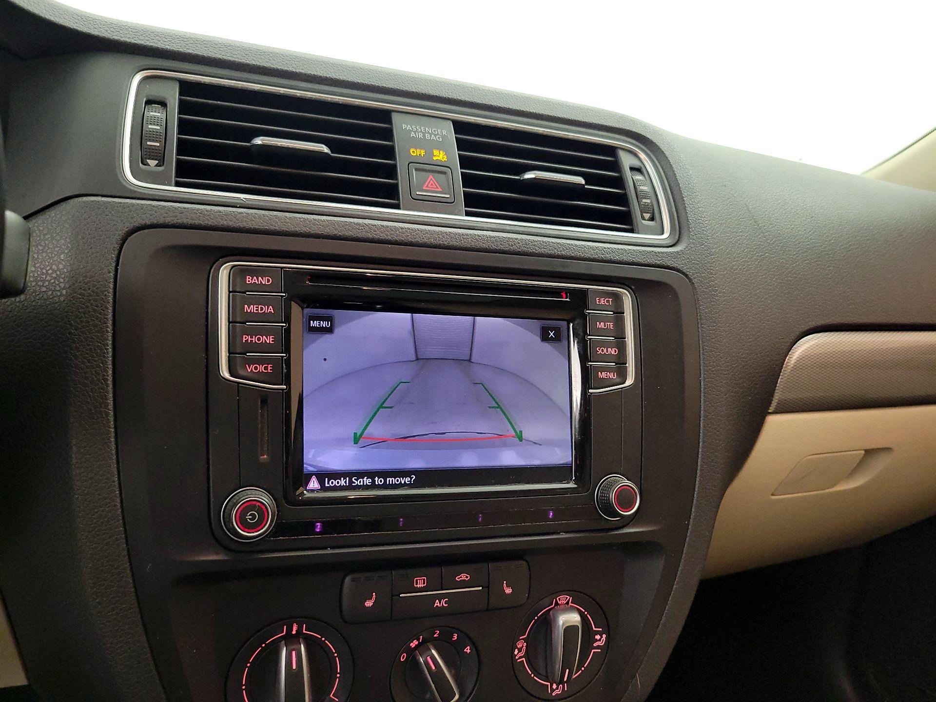 Thumbnail: 2017 Volkswagen Jetta - 14