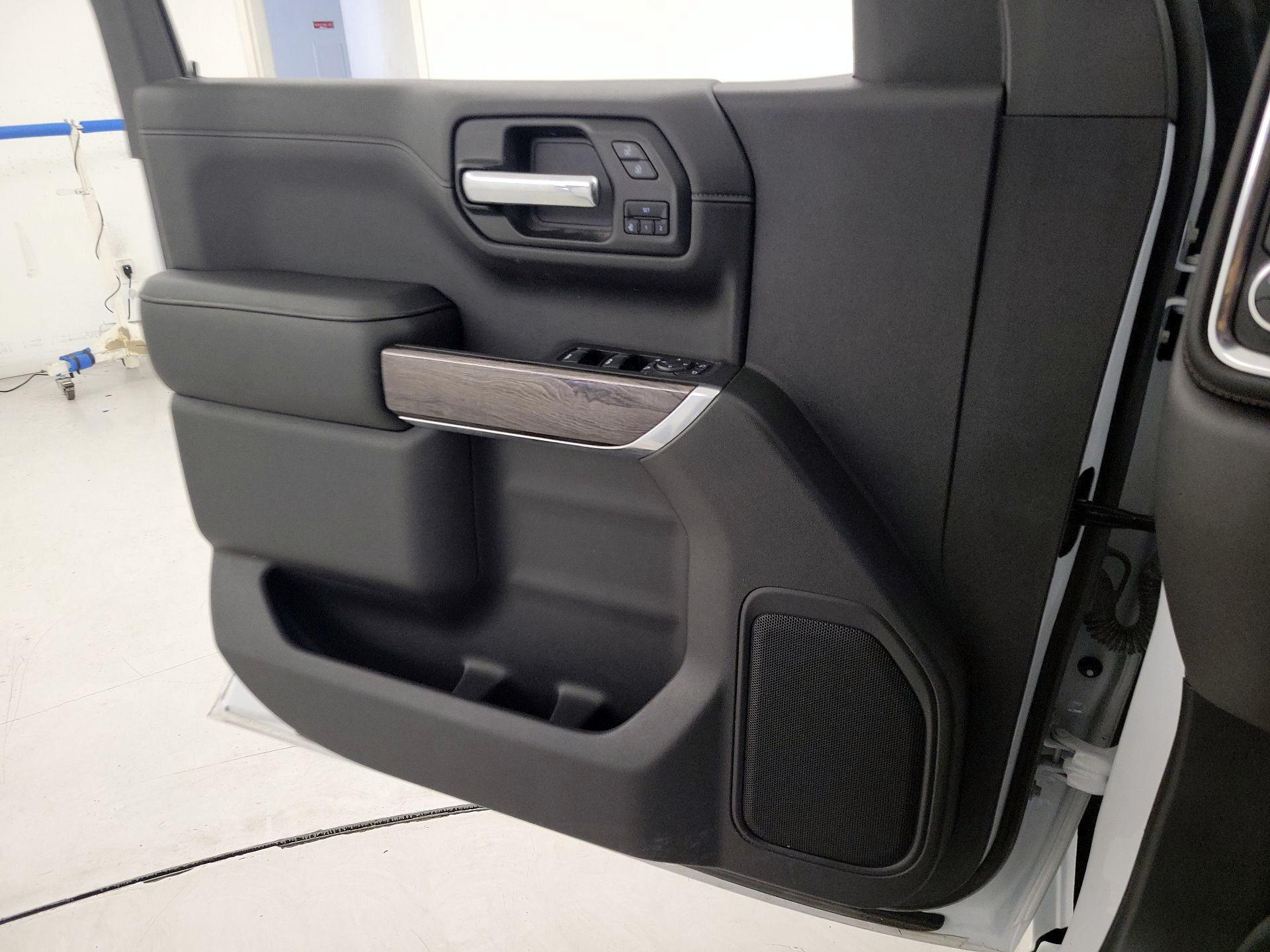 Thumbnail: 2021 Chevrolet Silverado 1500 - 12