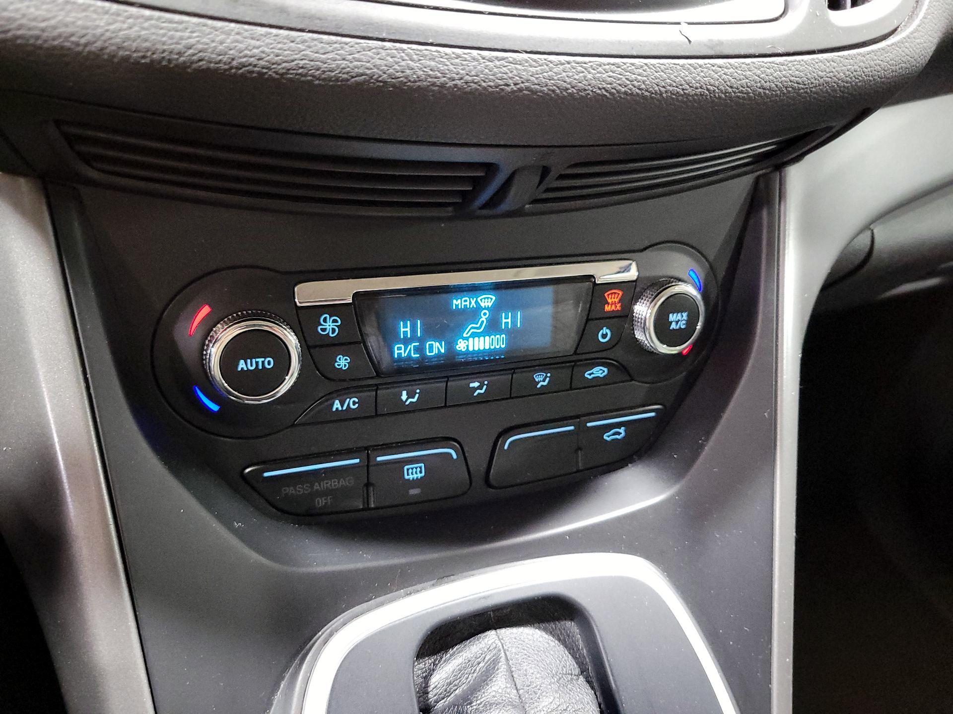 Thumbnail: 2014 Ford Escape - 16