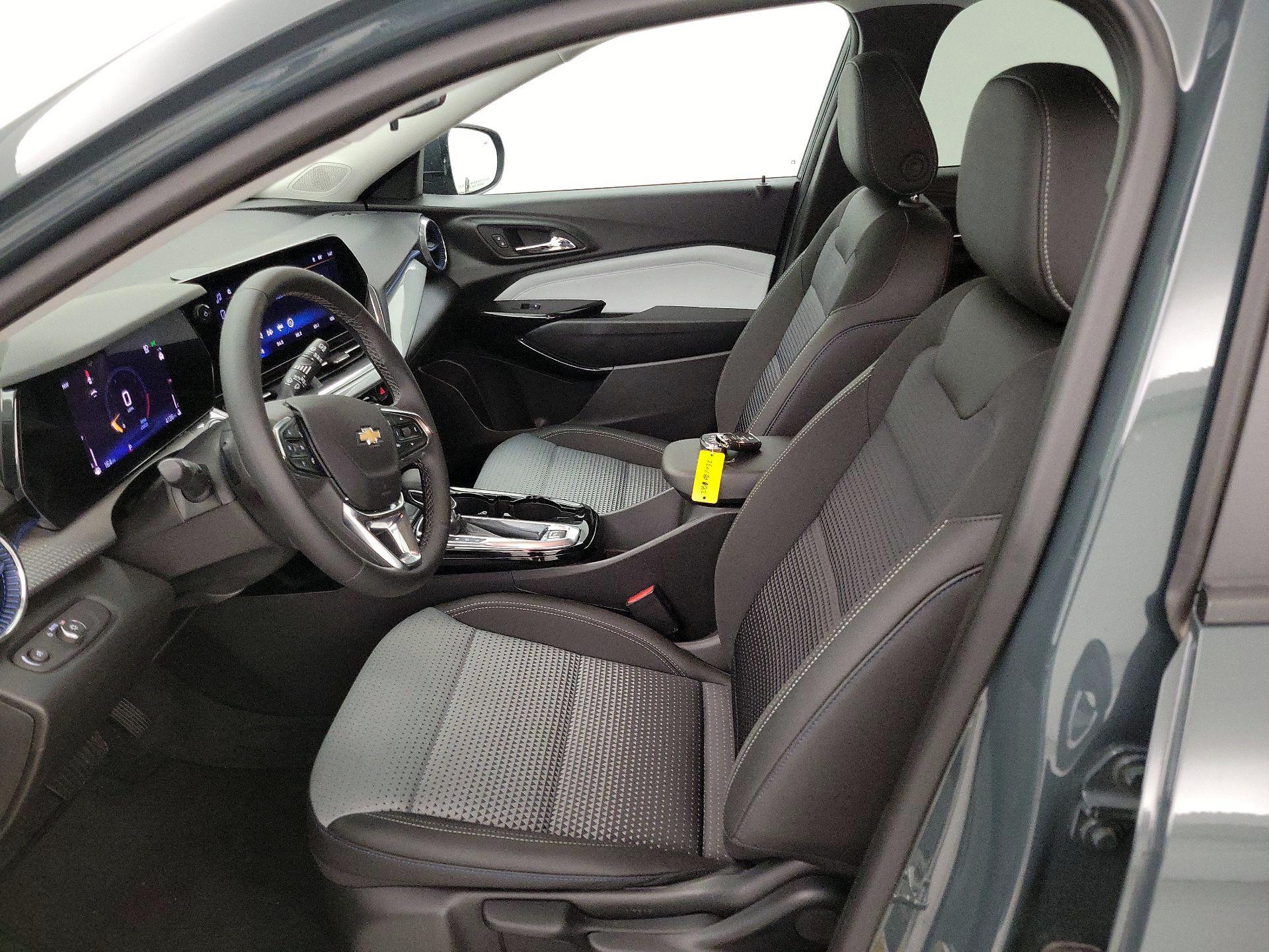 Thumbnail: 2025 Chevrolet Trax - 11