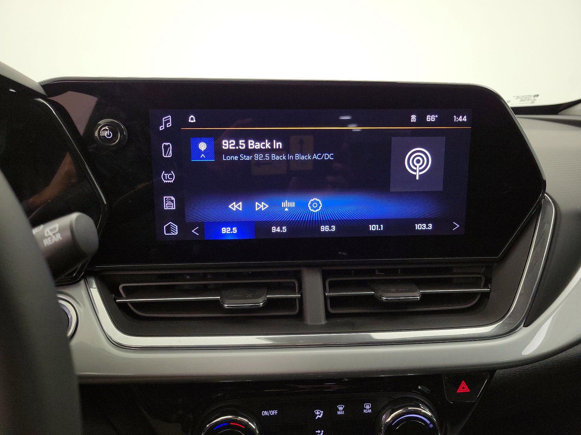 Thumbnail: 2025 Chevrolet Trax - 15