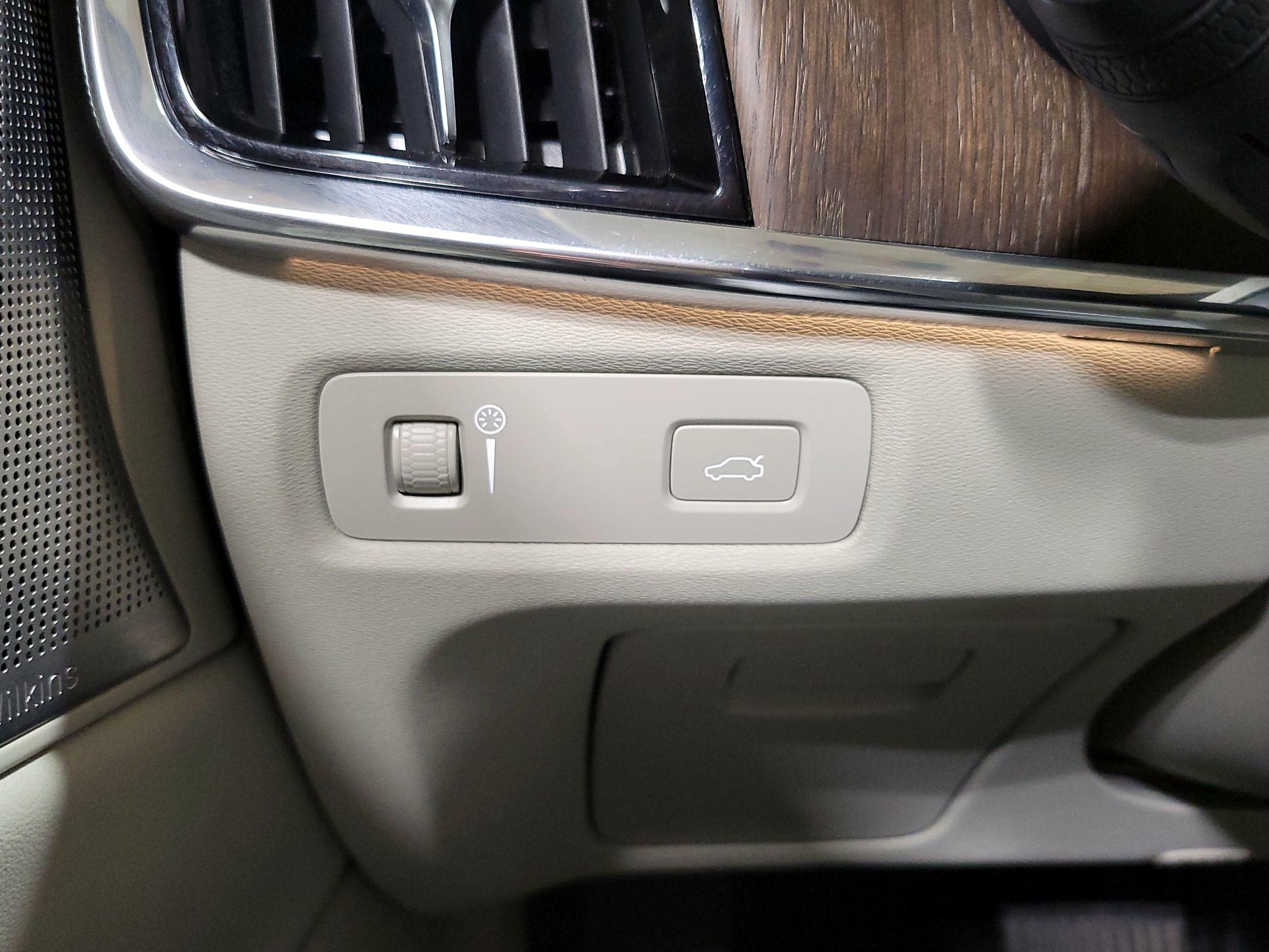 Thumbnail: 2022 Volvo S90 - 13