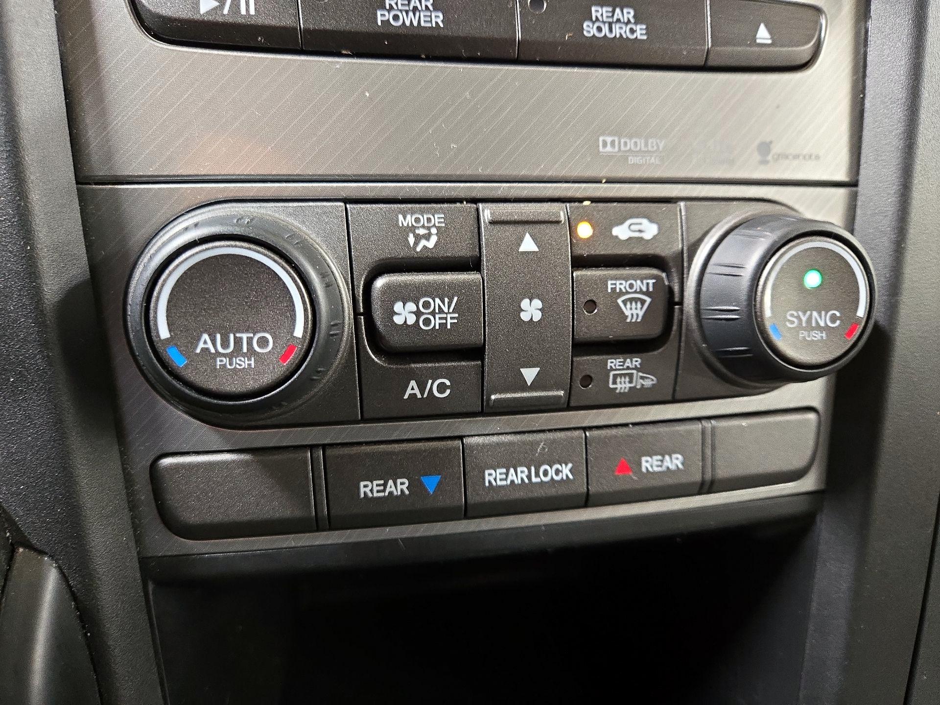 Thumbnail: 2015 Honda Pilot - 15