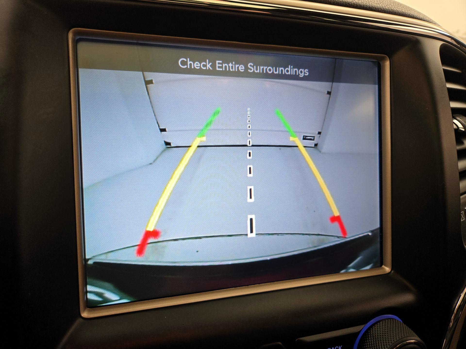 Thumbnail: 2015 Jeep Grand Cherokee - 15