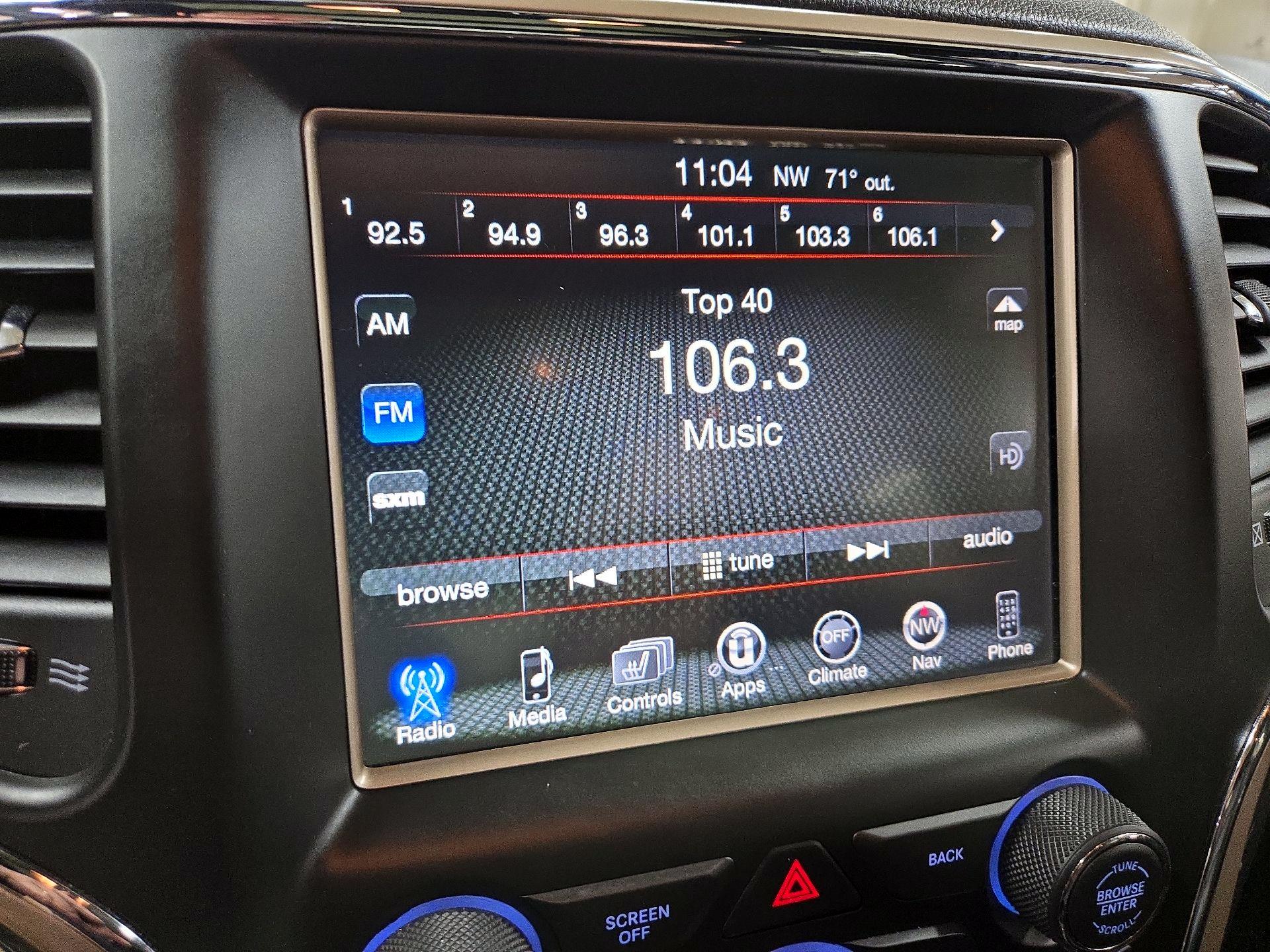 Thumbnail: 2015 Jeep Grand Cherokee - 16