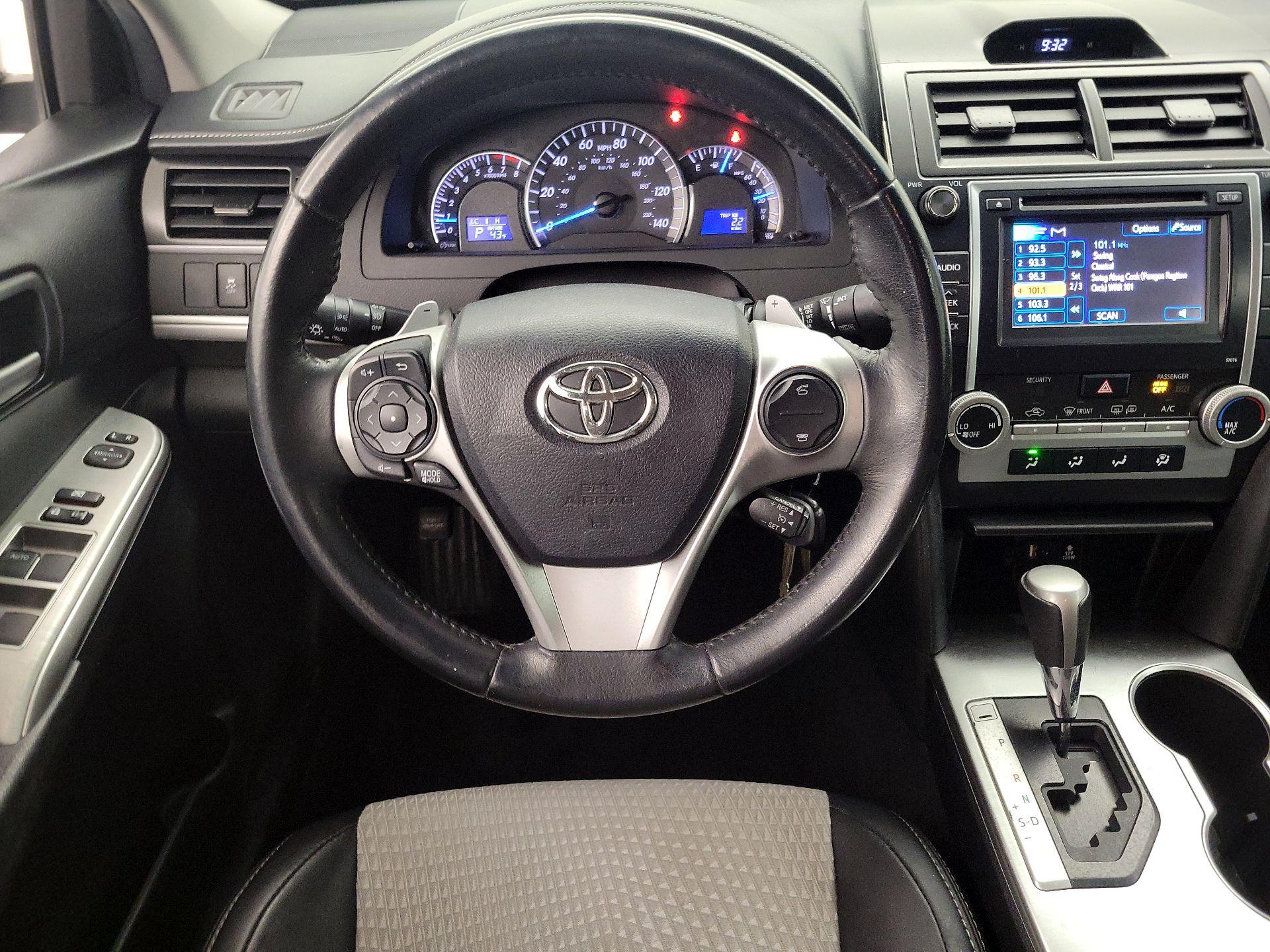 Thumbnail: 2014 Toyota Camry - 10