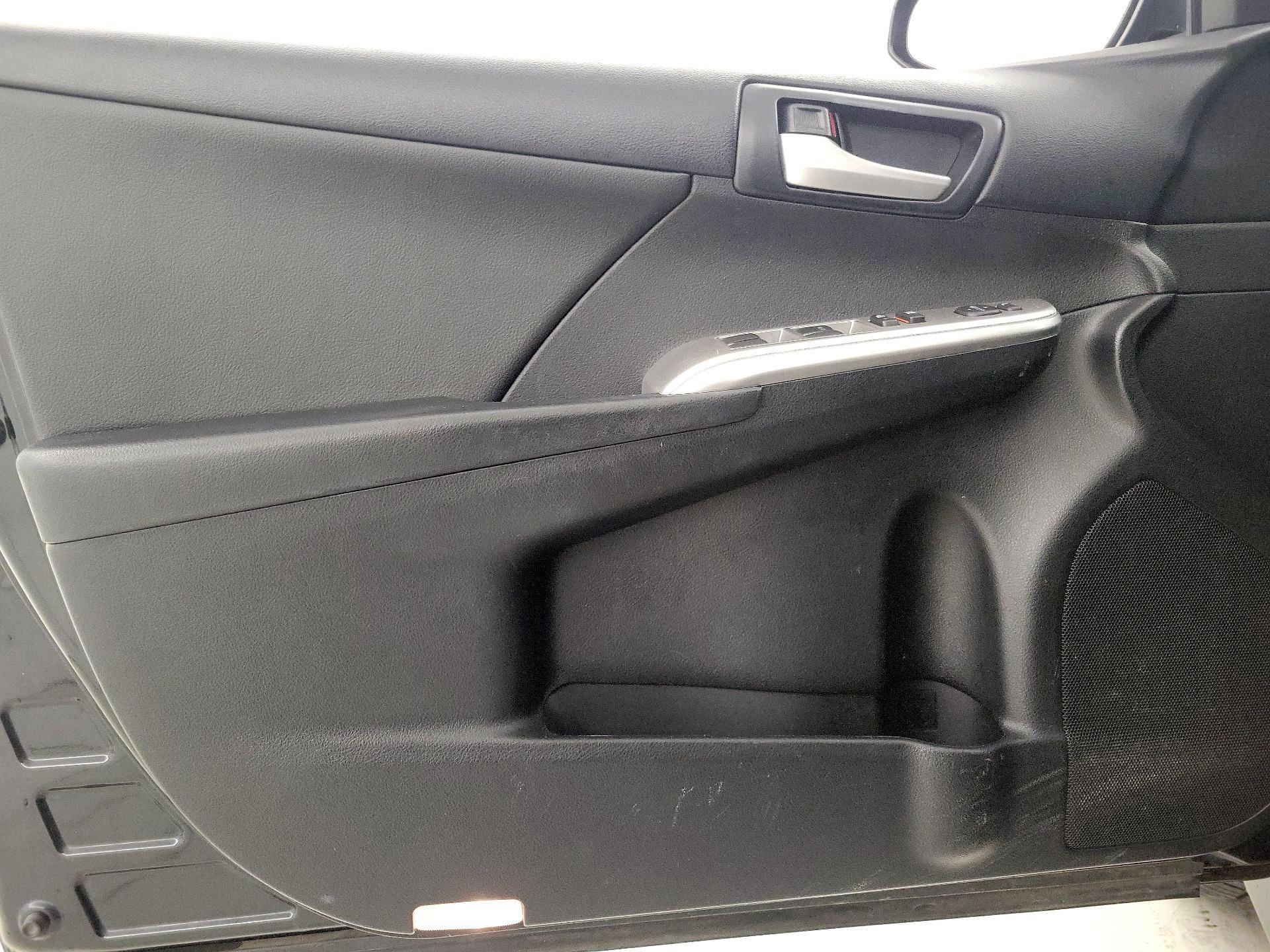 Thumbnail: 2014 Toyota Camry - 12