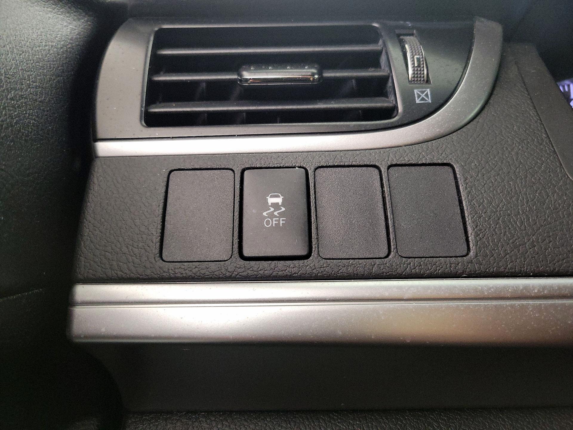 Thumbnail: 2014 Toyota Camry - 13