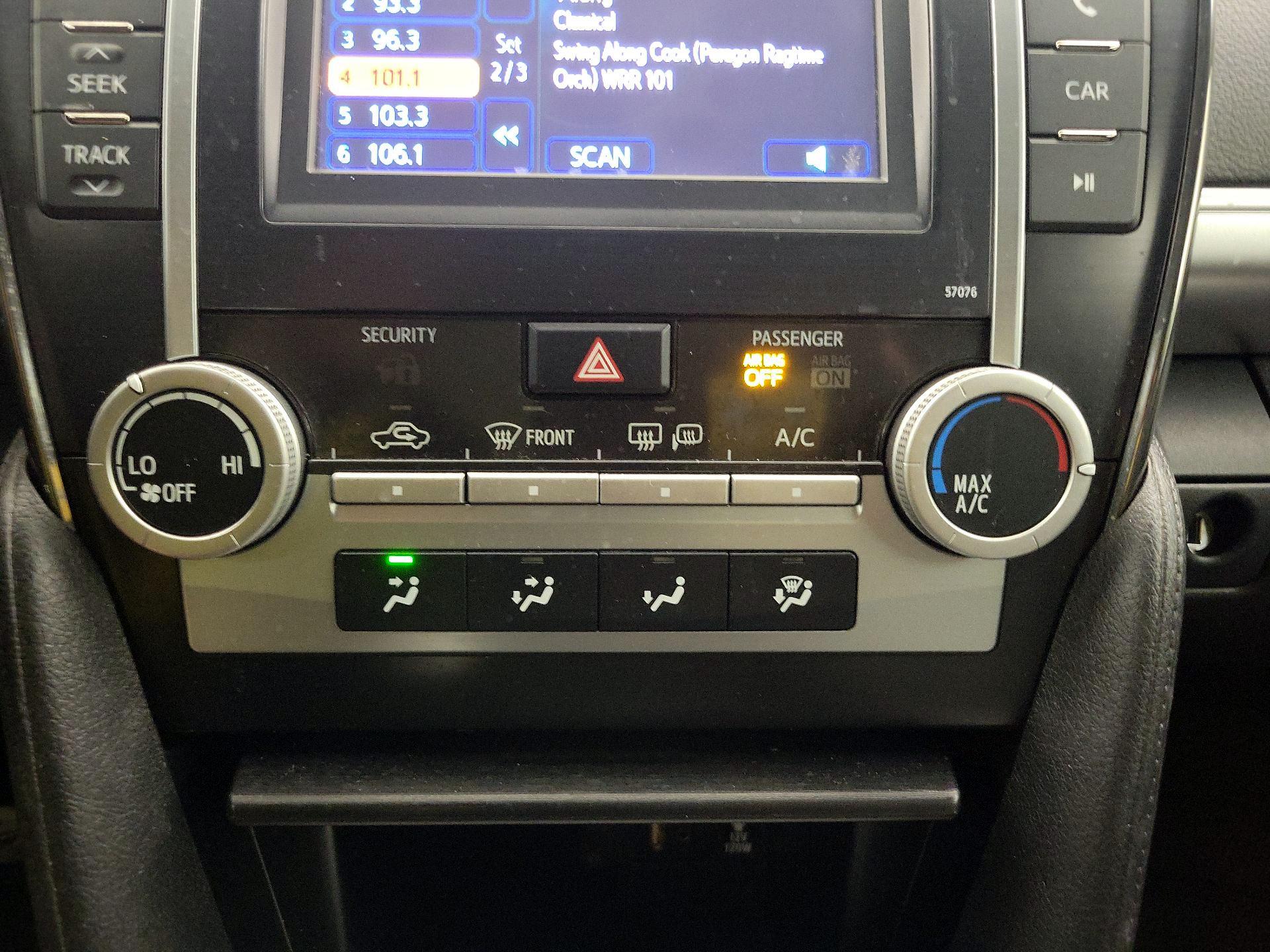 Thumbnail: 2014 Toyota Camry - 15