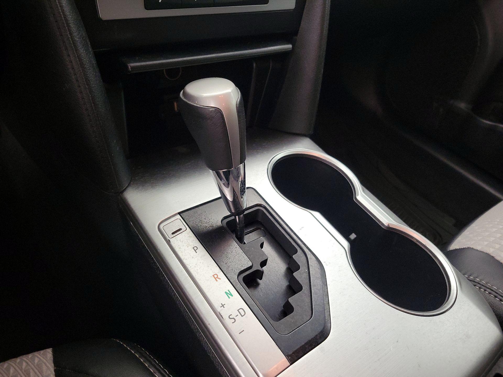 Thumbnail: 2014 Toyota Camry - 16