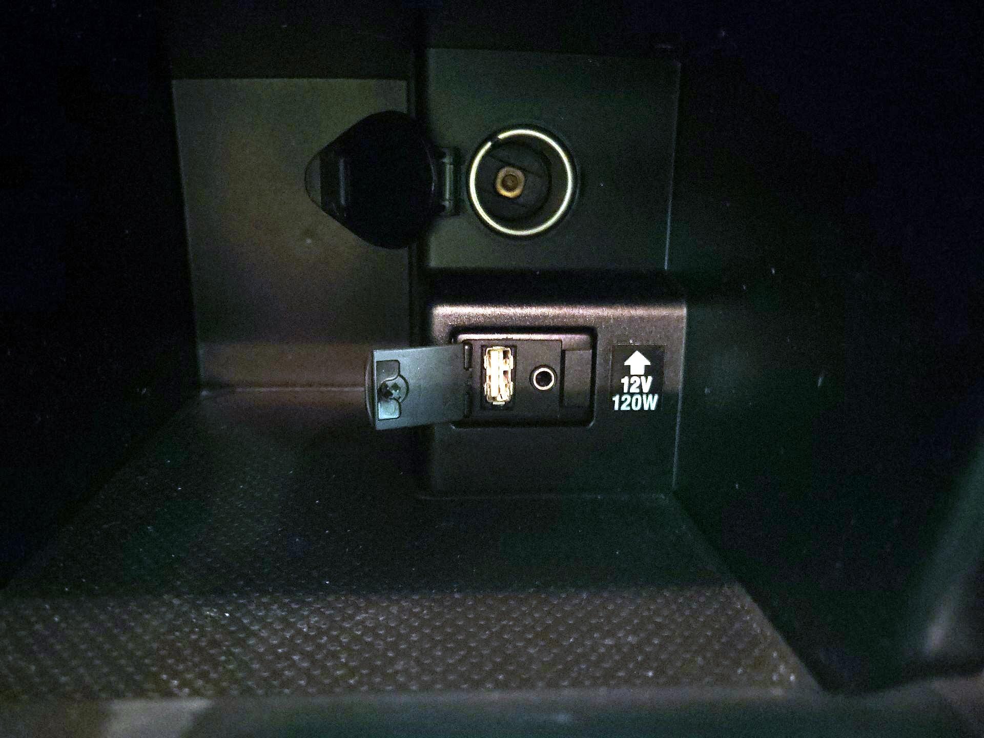 Thumbnail: 2014 Toyota Camry - 17