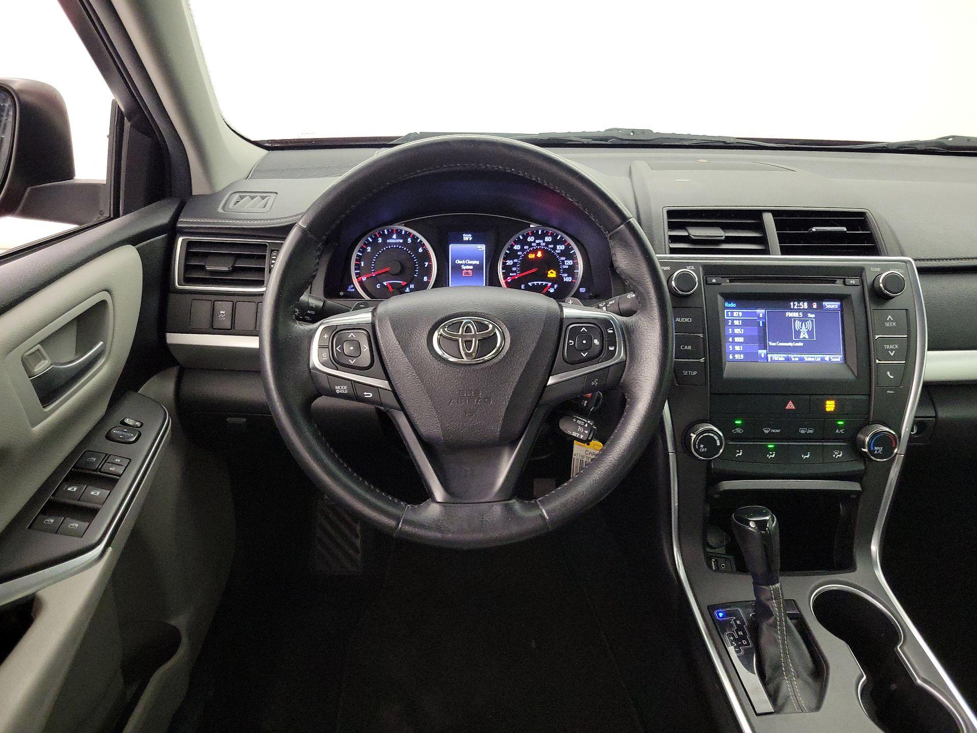 Thumbnail: 2017 Toyota Camry - 10