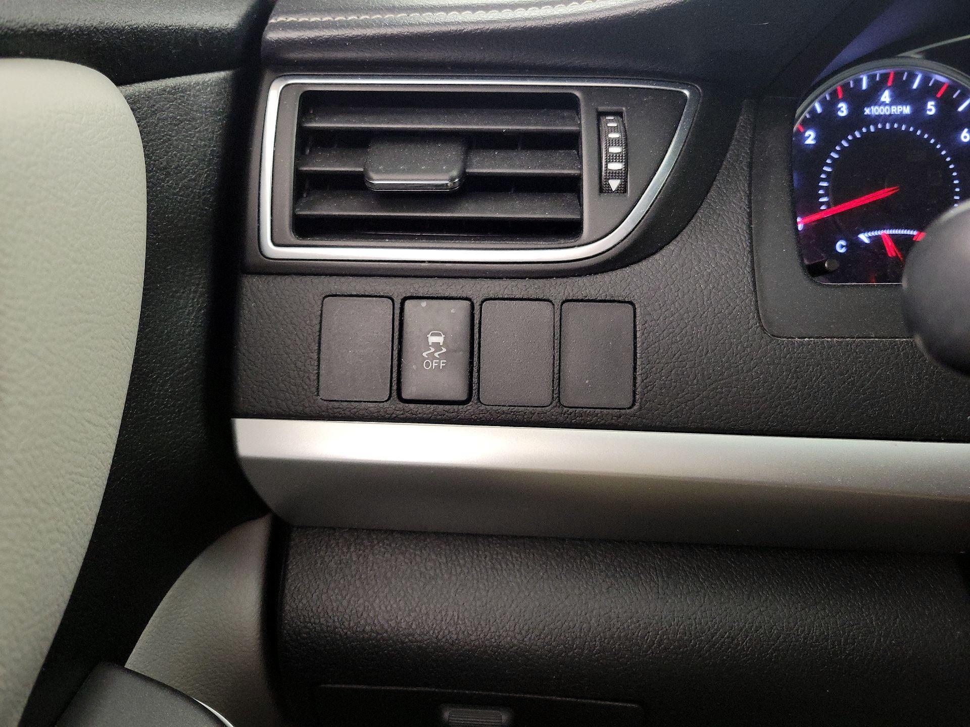 Thumbnail: 2017 Toyota Camry - 13