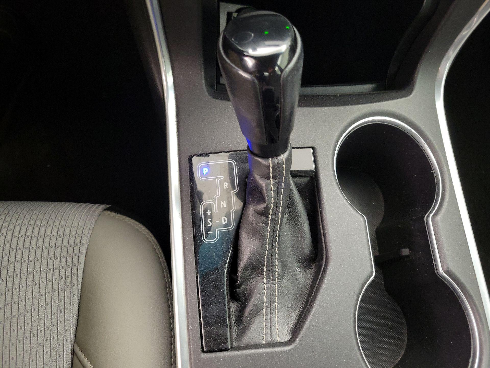 Thumbnail: 2017 Toyota Camry - 16