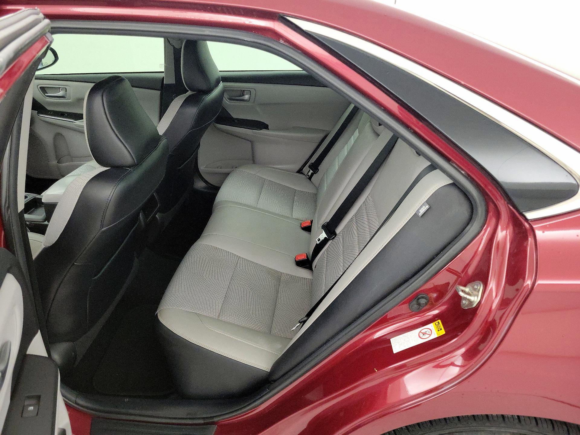 Thumbnail: 2017 Toyota Camry - 18