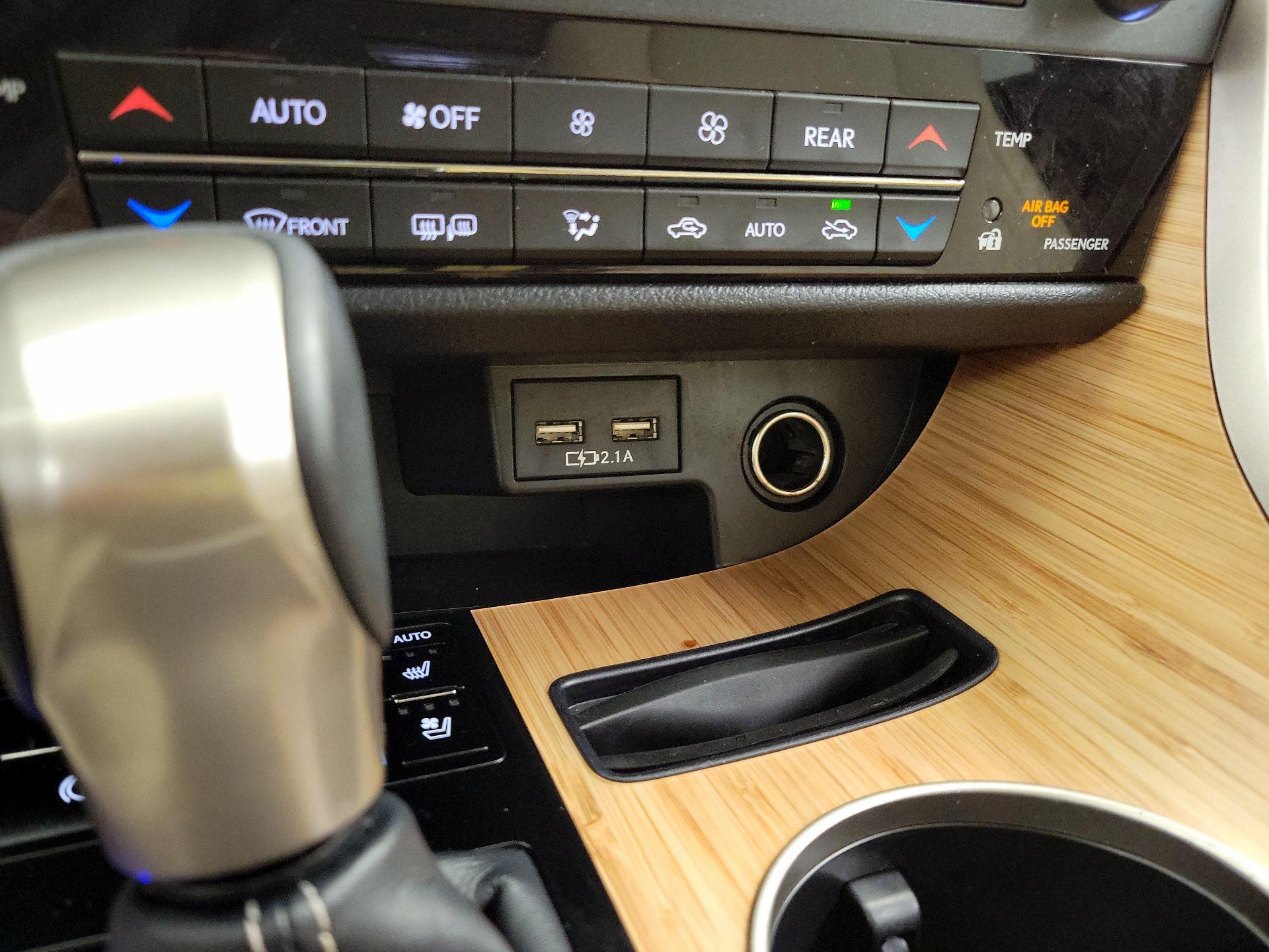 Thumbnail: 2022 Lexus RX - 18