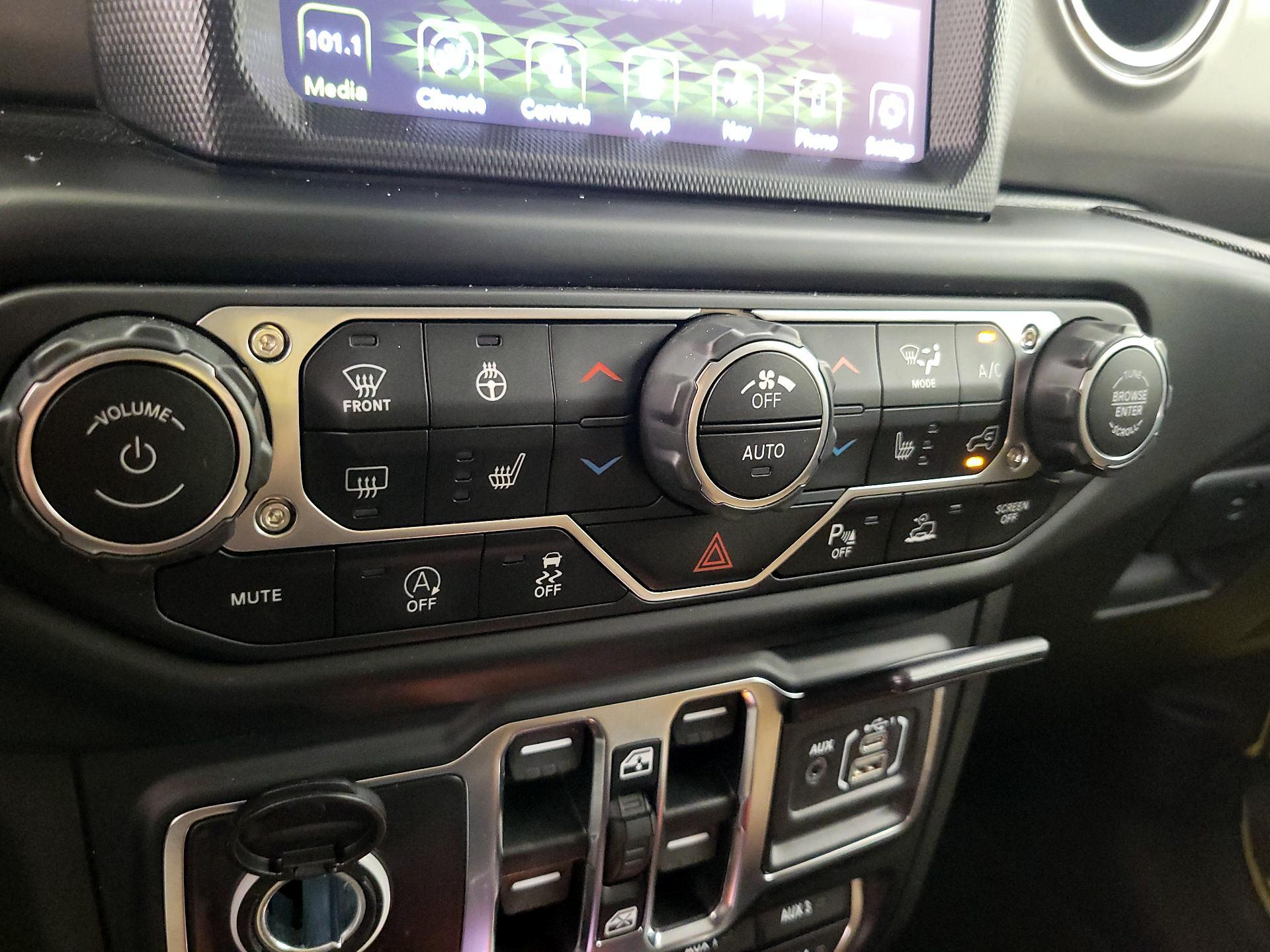 Thumbnail: 2023 Jeep Gladiator - 16