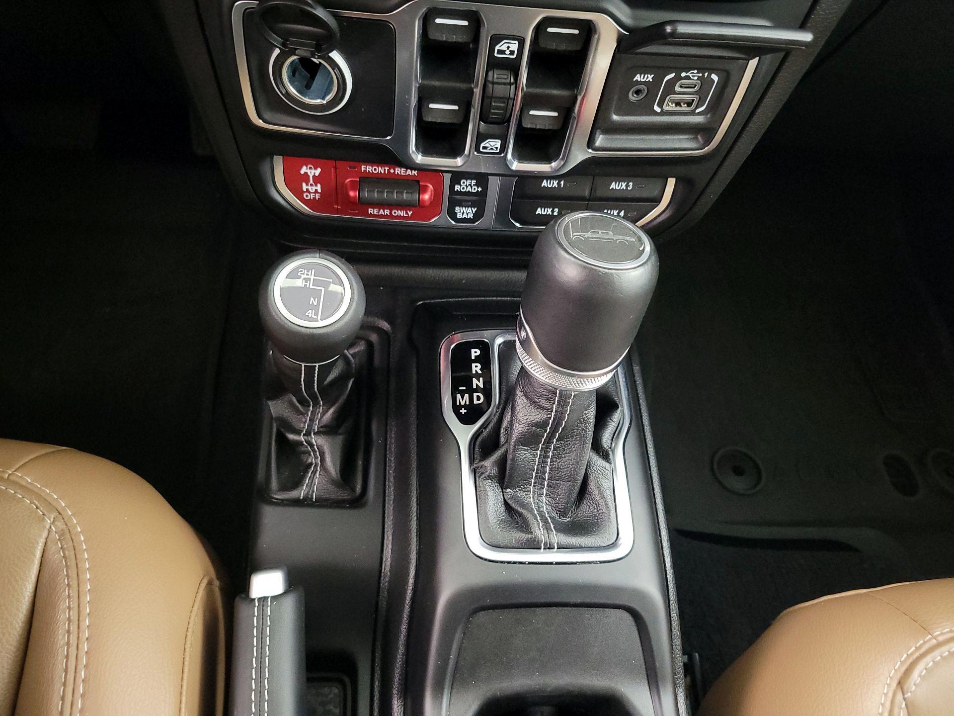 Thumbnail: 2023 Jeep Gladiator - 17