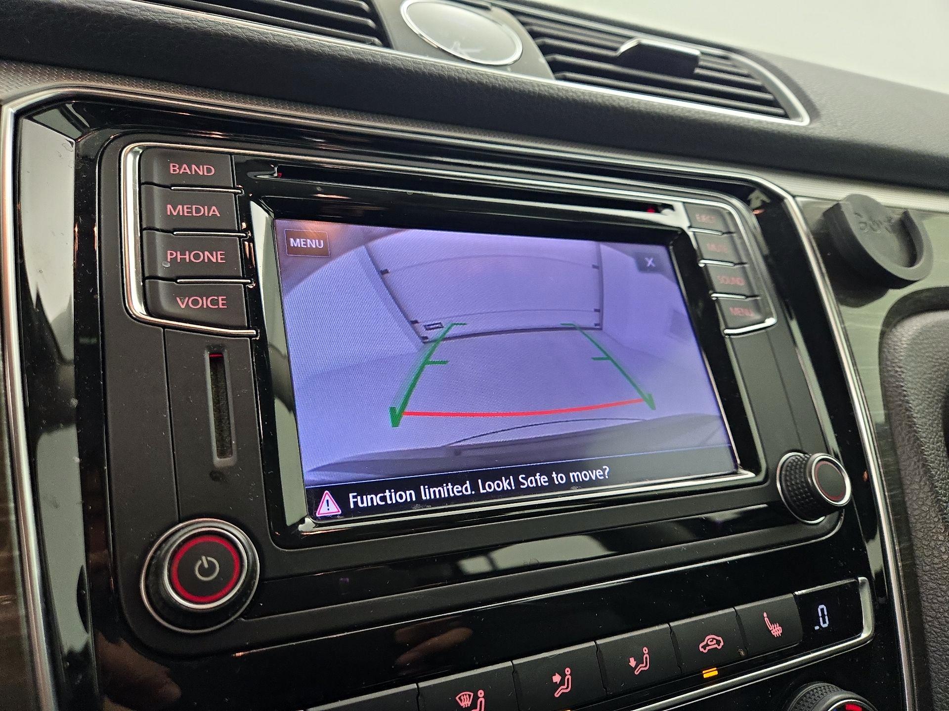 Thumbnail: 2017 Volkswagen Passat - 14