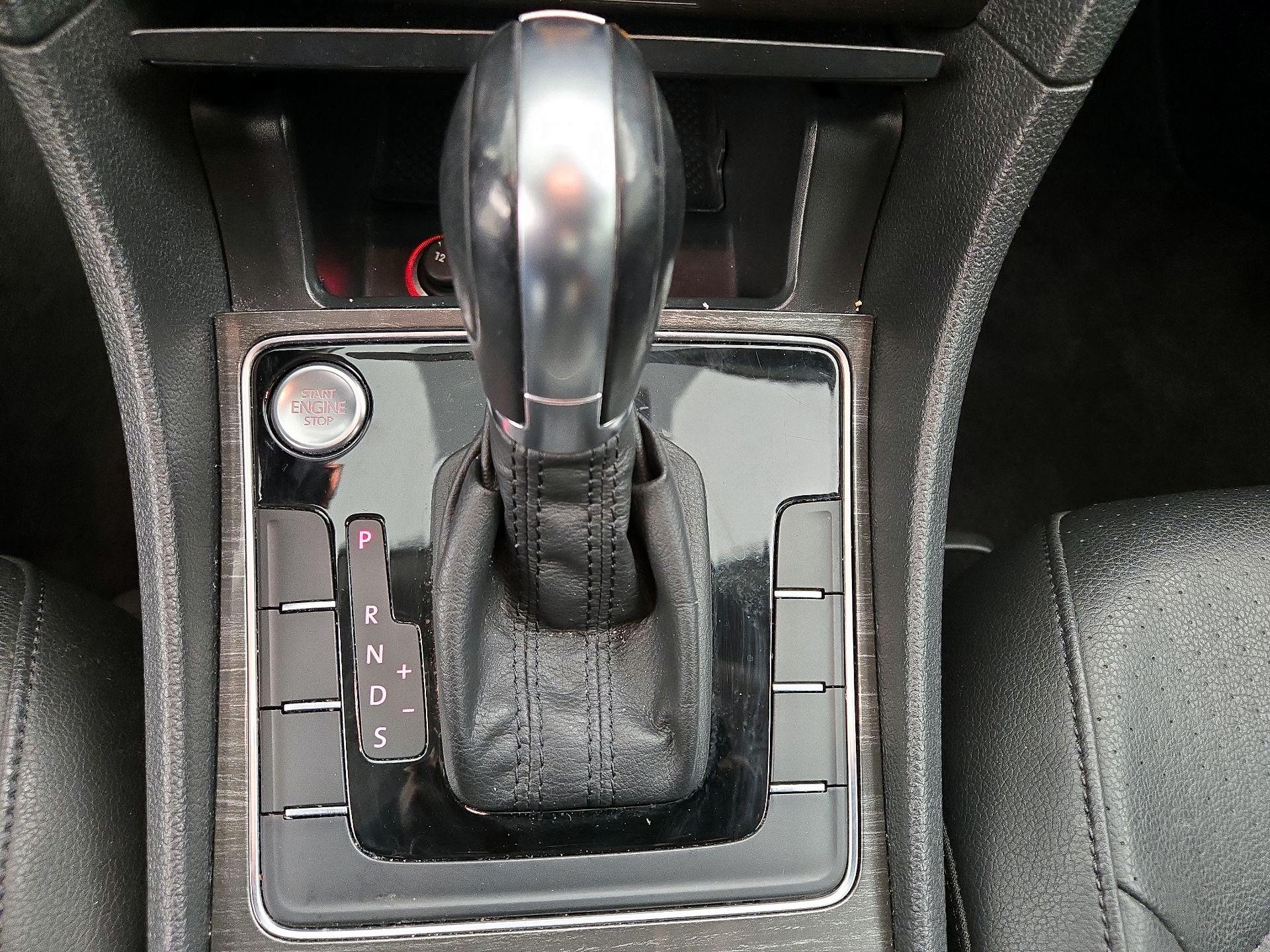 Thumbnail: 2017 Volkswagen Passat - 17