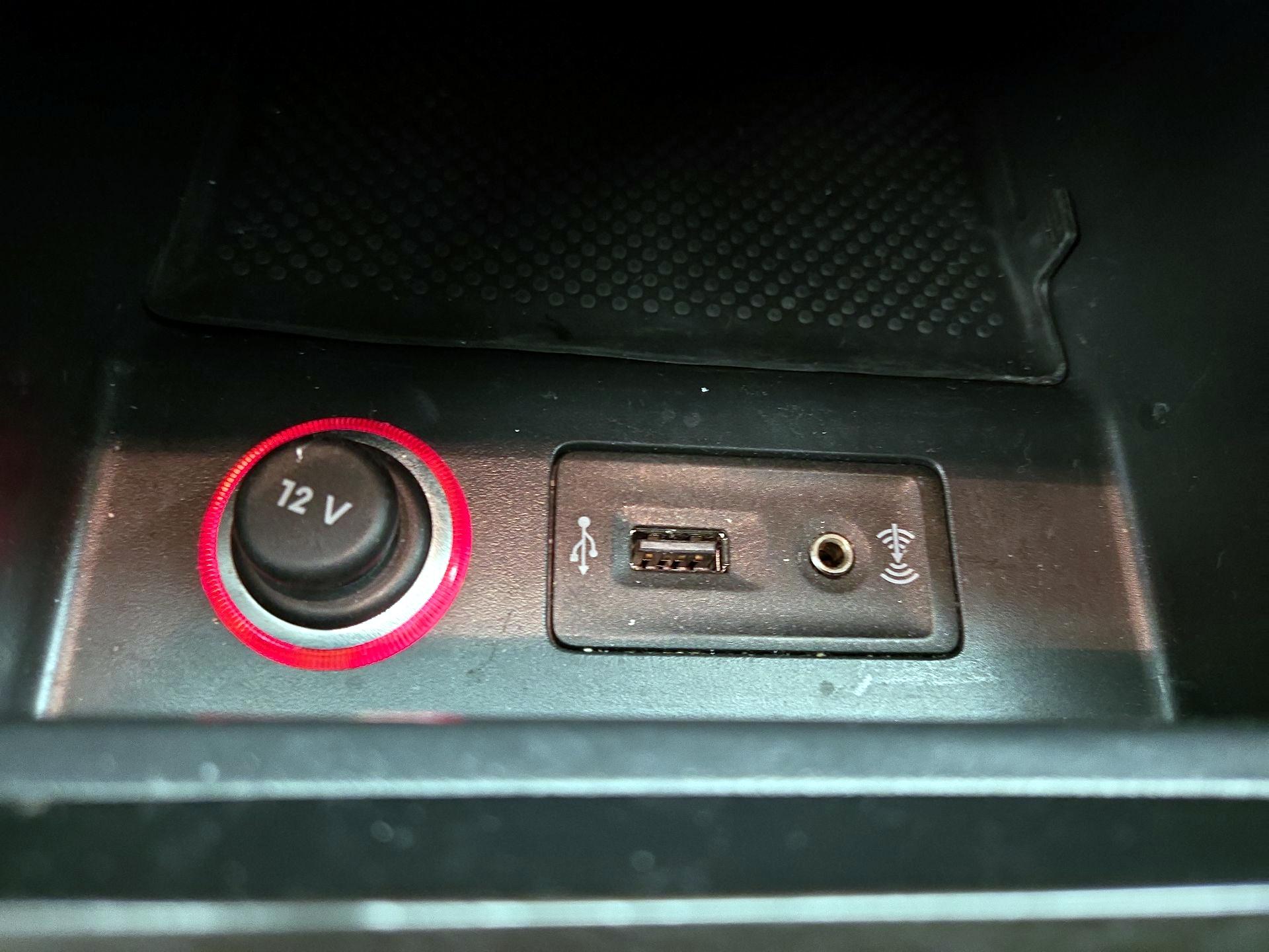 Thumbnail: 2017 Volkswagen Passat - 18