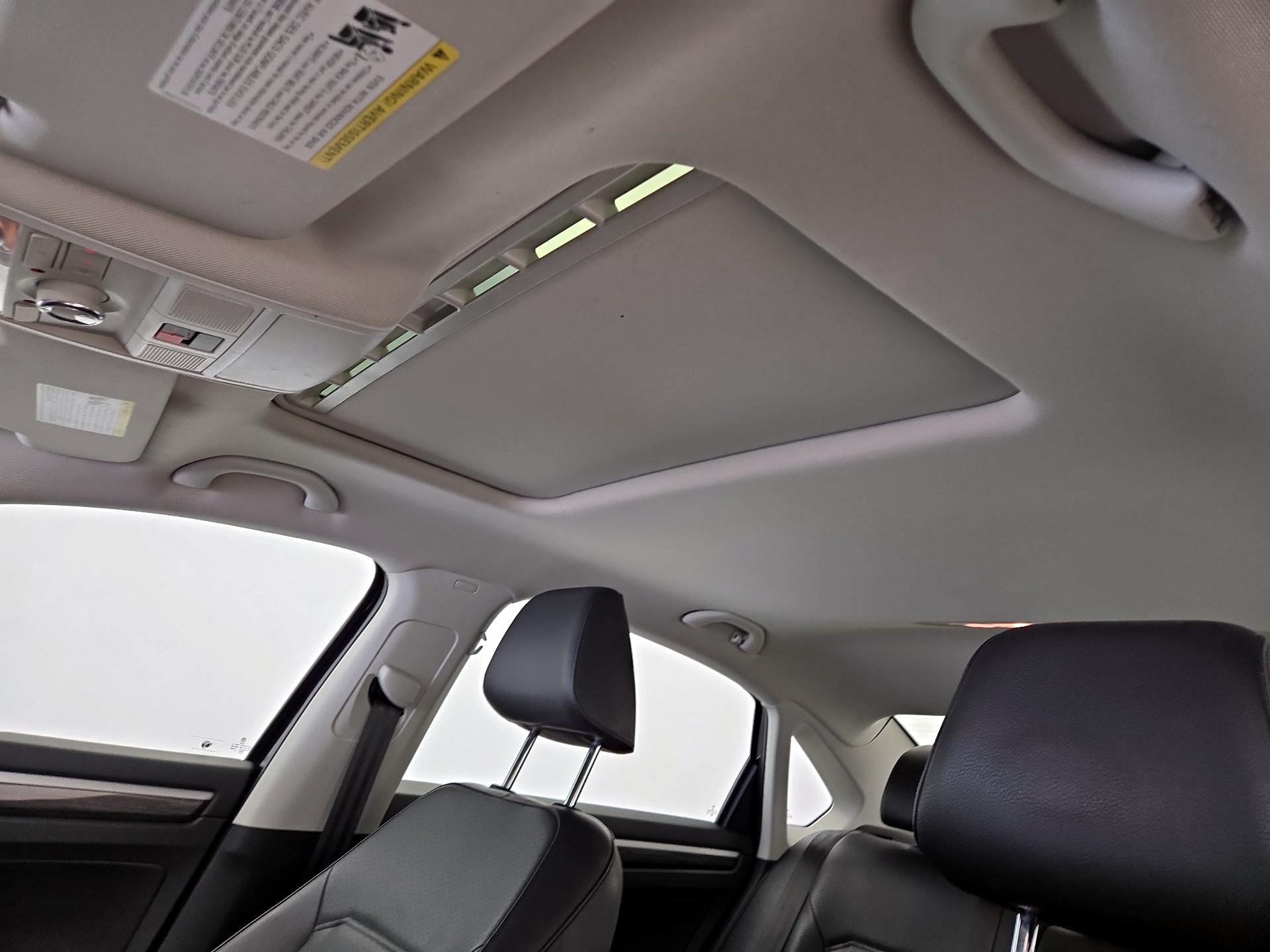 Thumbnail: 2017 Volkswagen Passat - 19