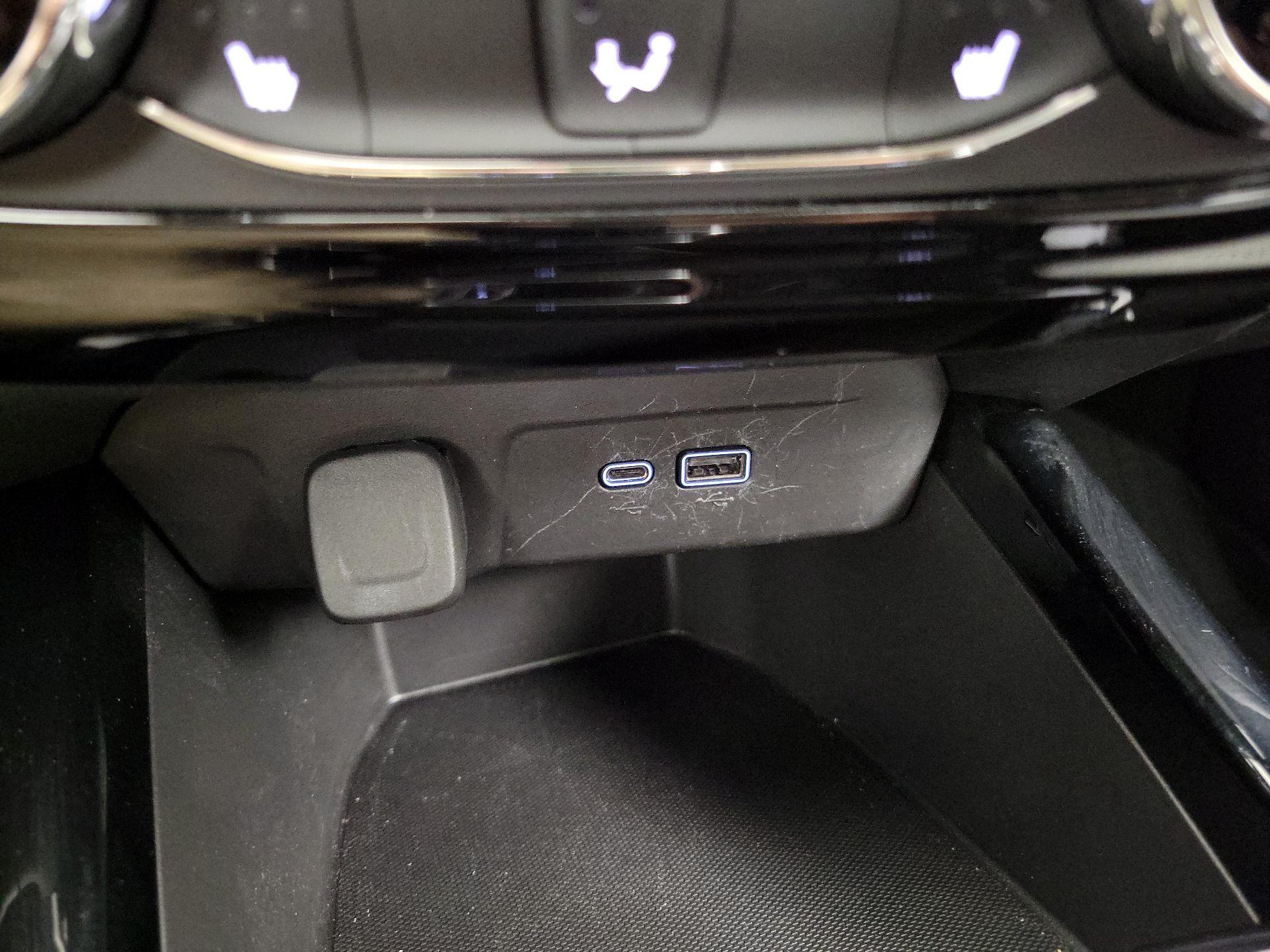 Thumbnail: 2024 Chevrolet Trax - 18