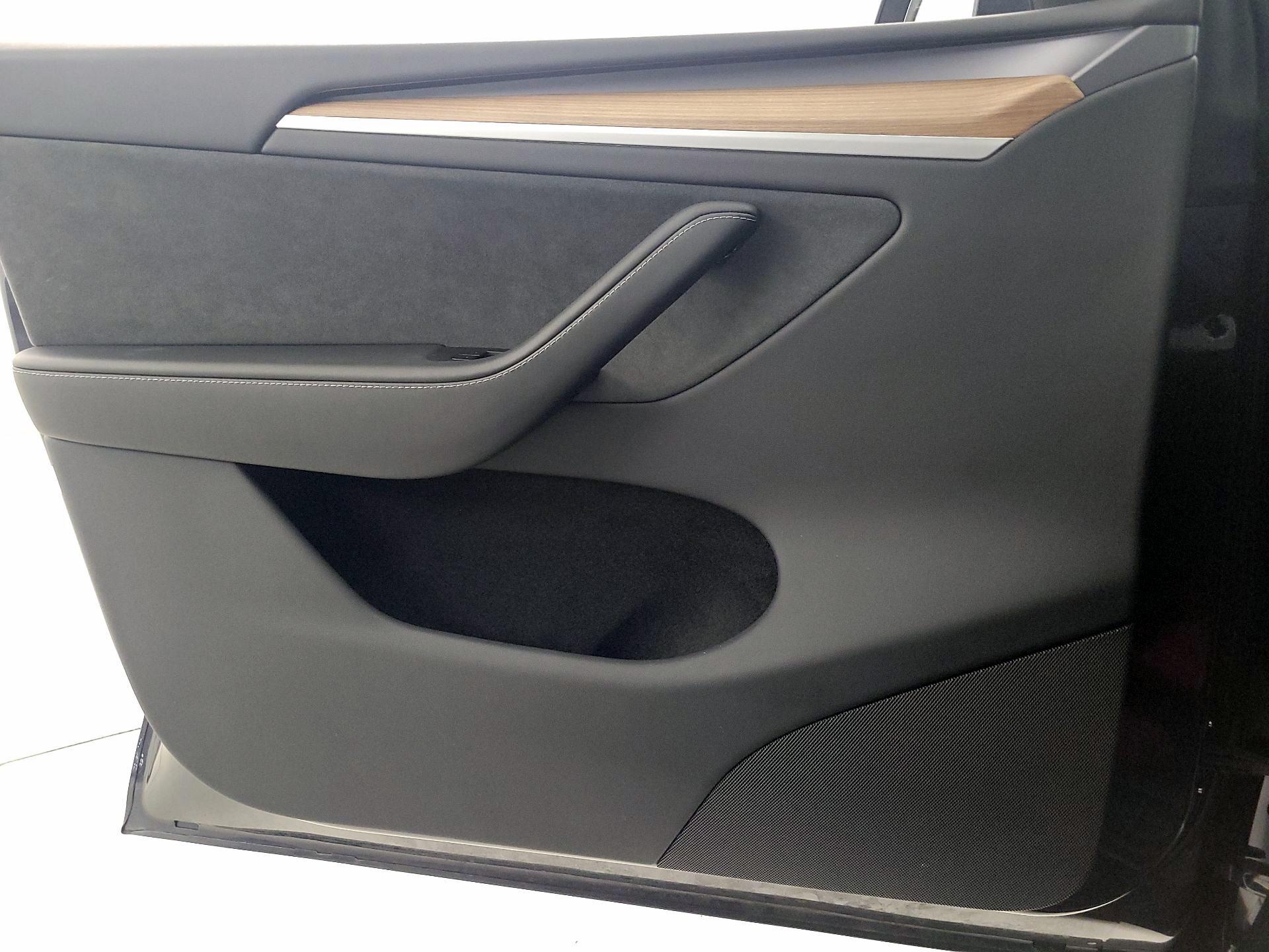 Thumbnail: 2025 Tesla Model Y - 12