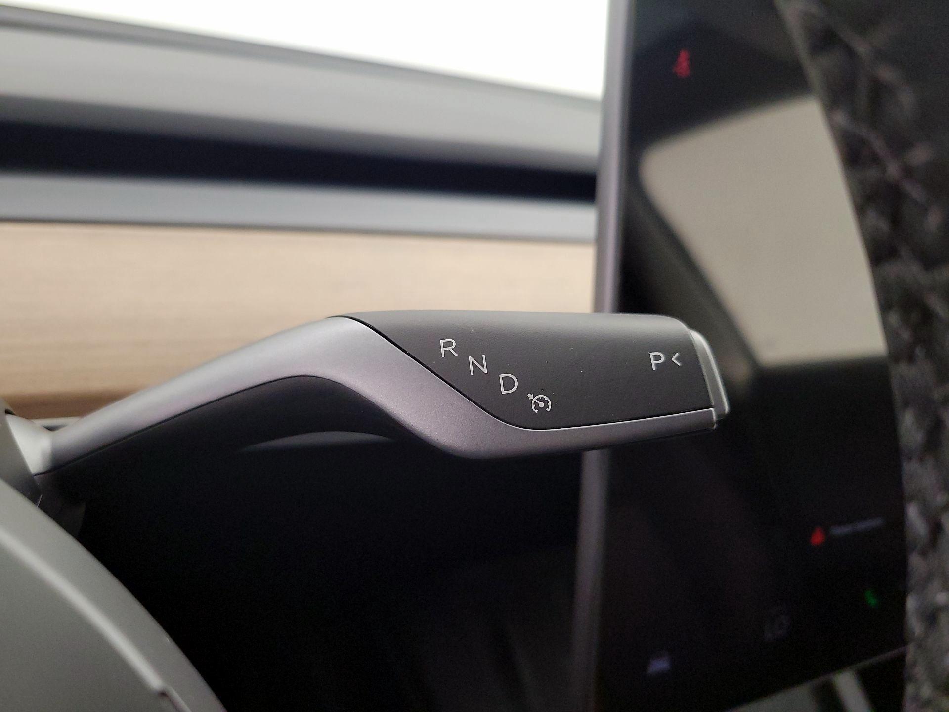 Thumbnail: 2025 Tesla Model Y - 17