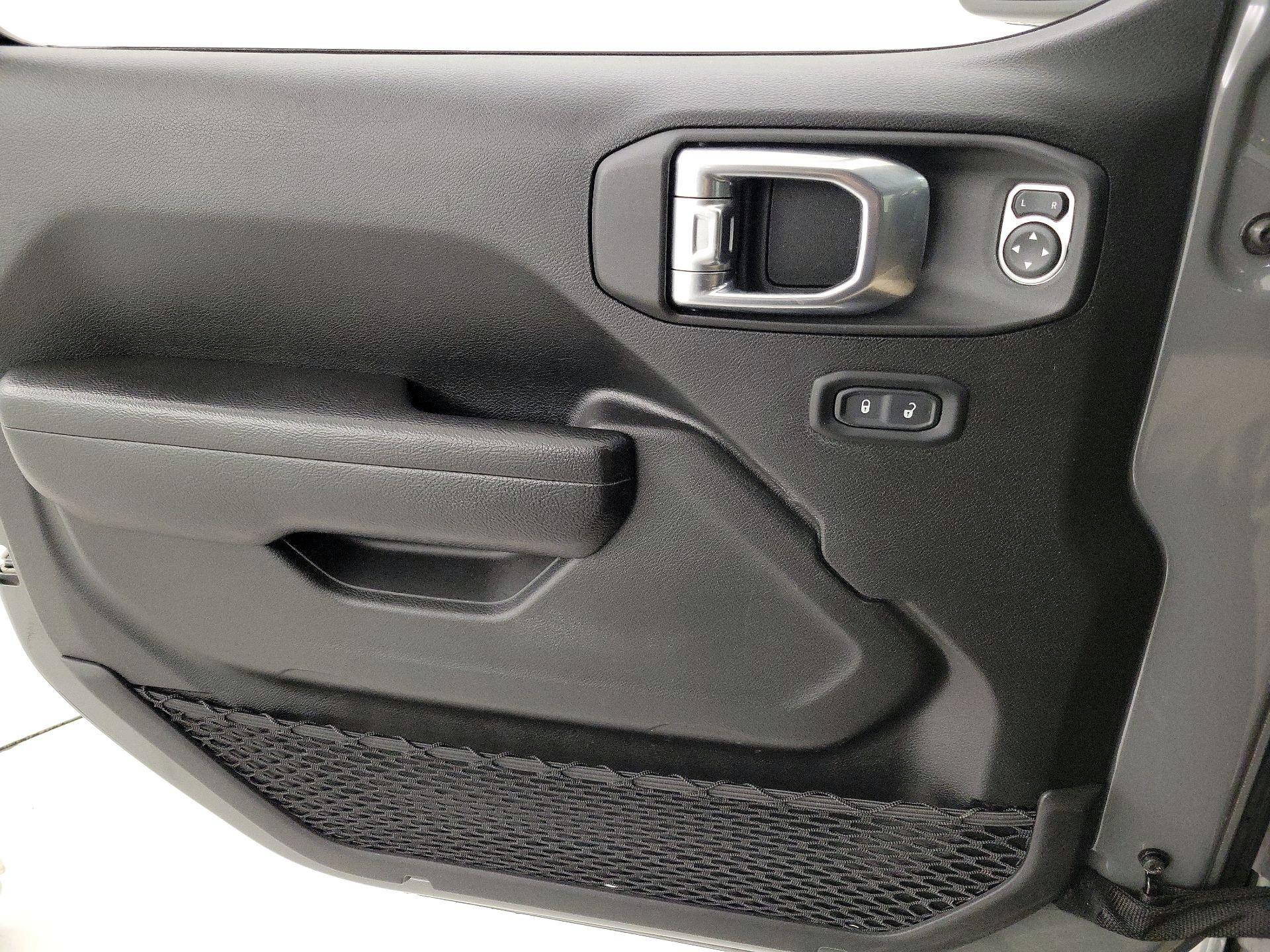 Thumbnail: 2023 Jeep Gladiator - 12