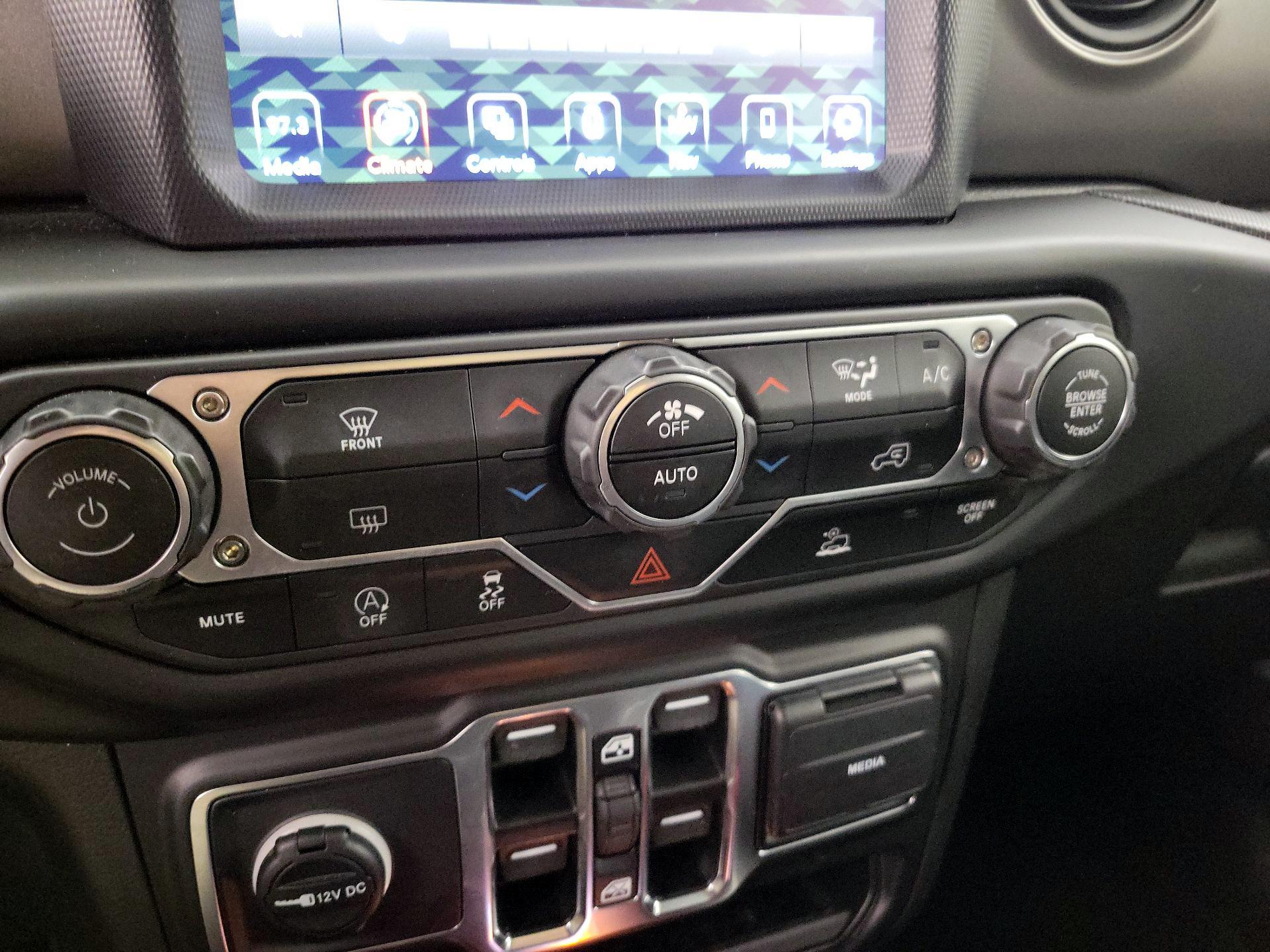 Thumbnail: 2023 Jeep Gladiator - 16