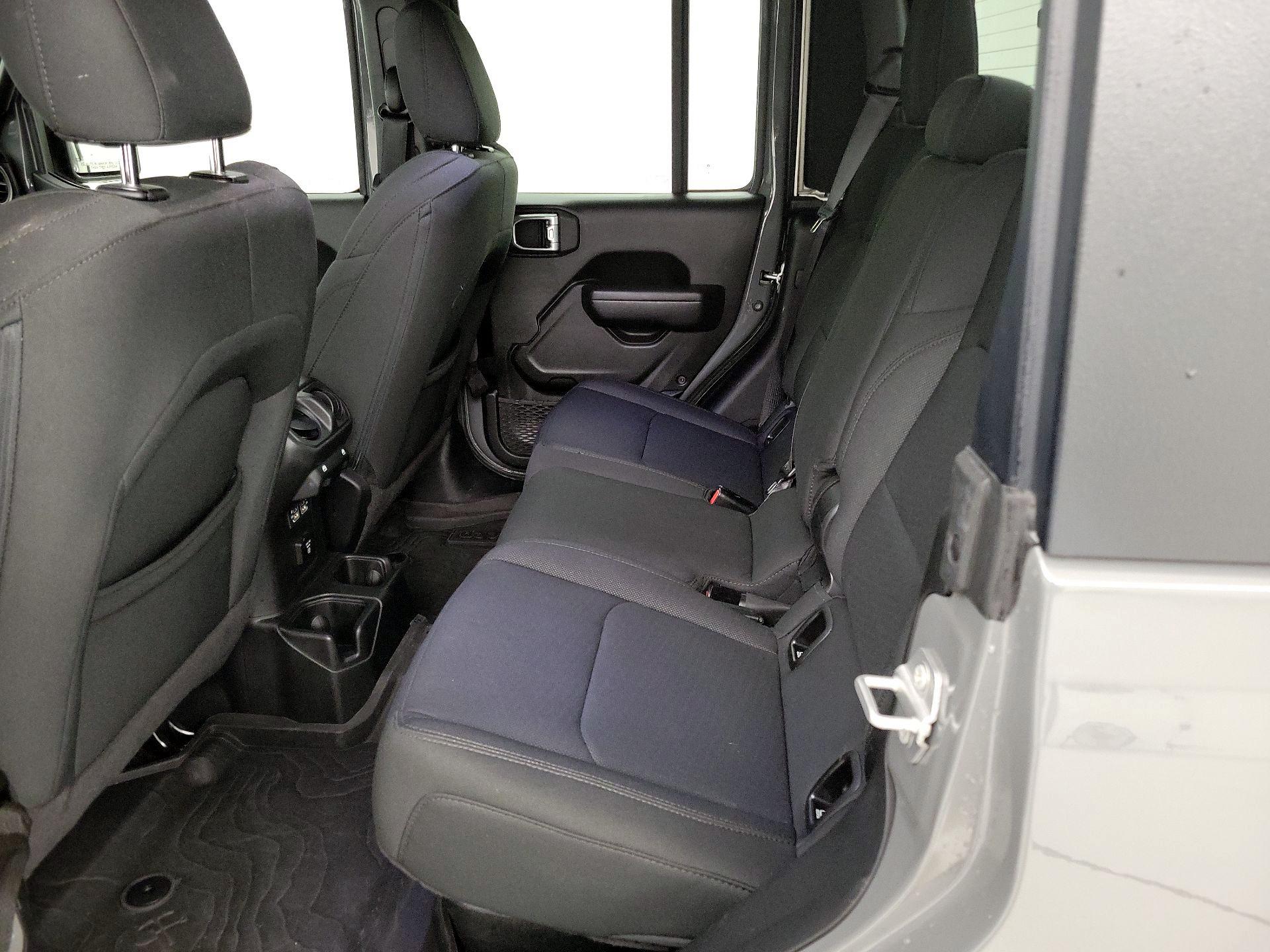 Thumbnail: 2023 Jeep Gladiator - 18